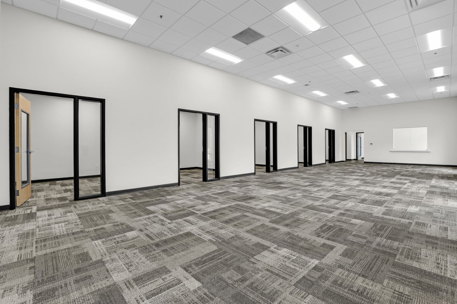 Bldg 1 1319 Dean Forest