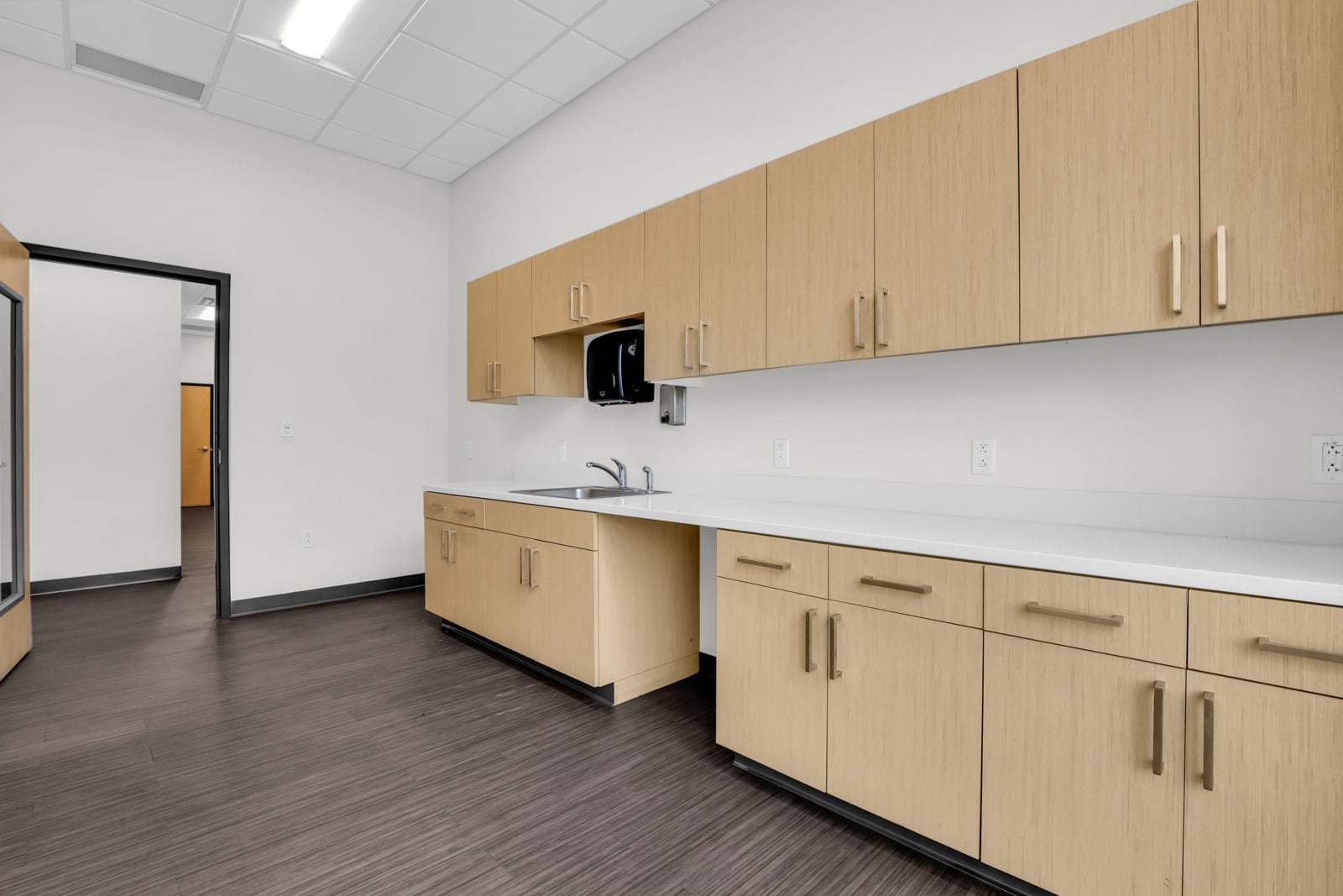 Bldg 1 1319 Dean Forest