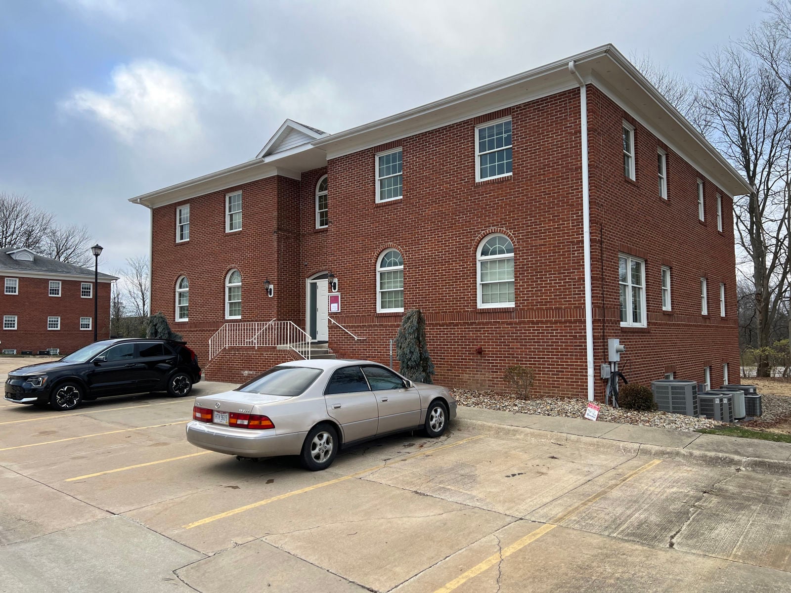 Commonwealth Executive Suites 308 N Cleveland Massillon Rd - Image 1