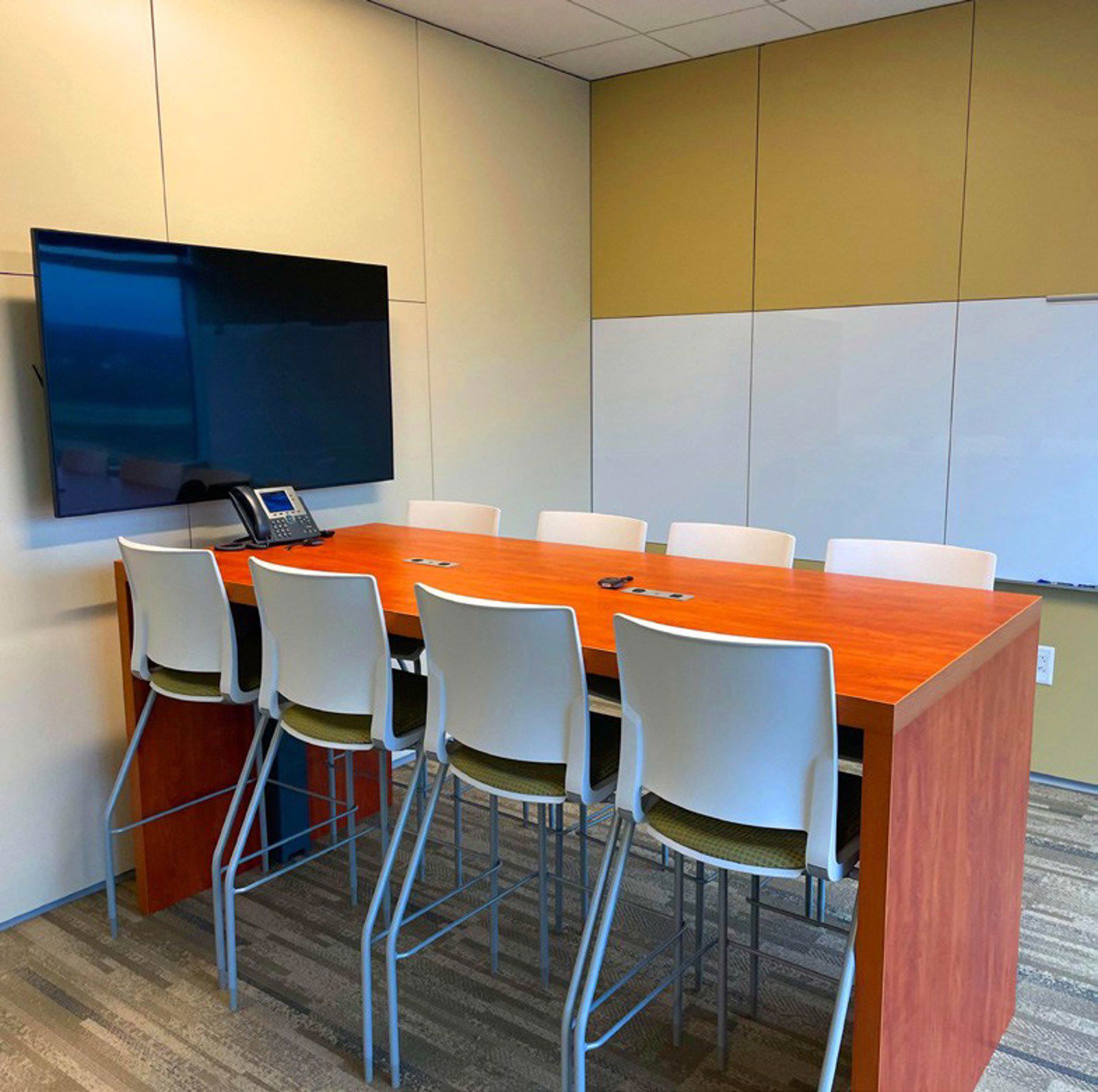 423 Fortress Road Office Photo 3