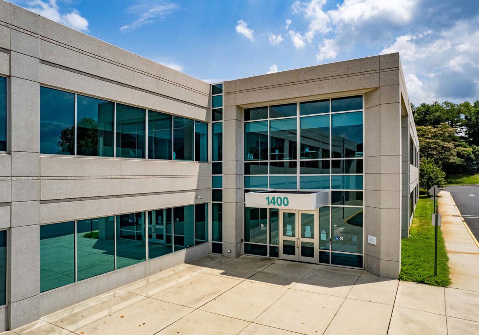 1400 Howard main photo for Global