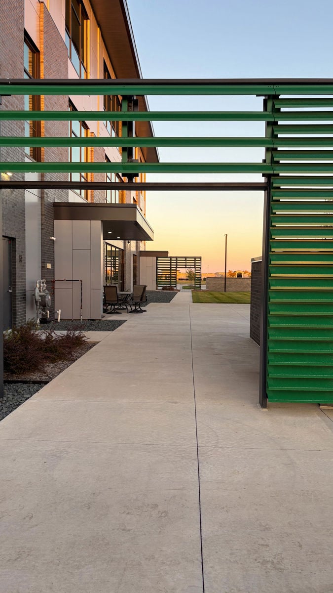 9750 University Ave_patio_vert