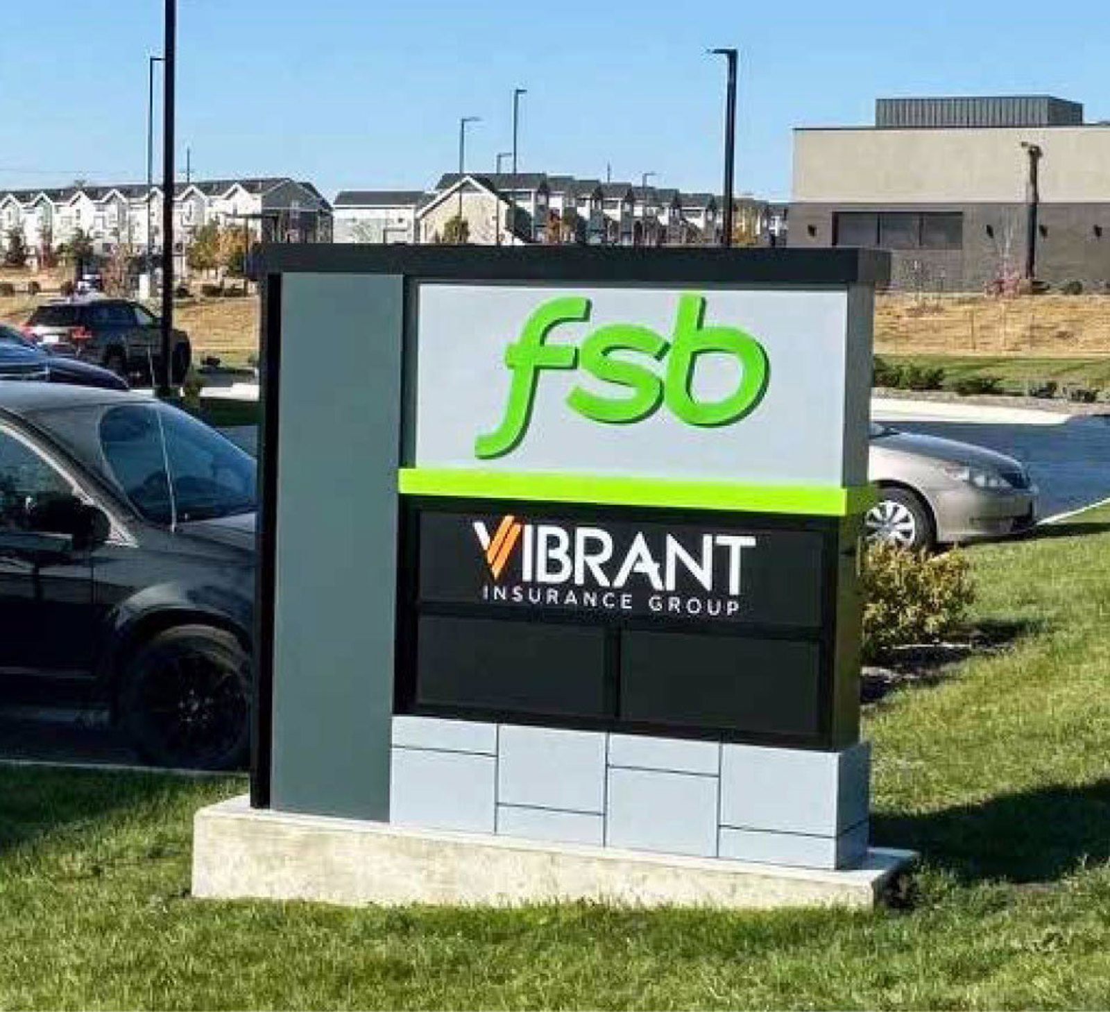 9750-University-Ave_Building-signage