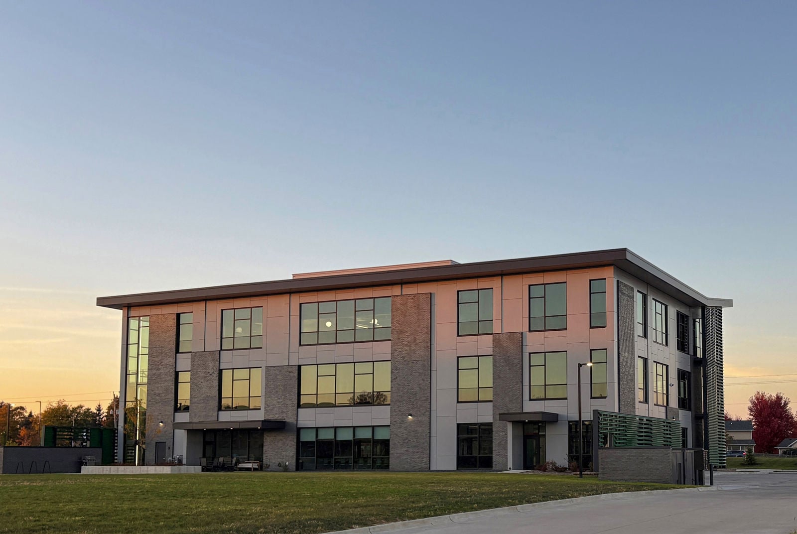 9750 University Ave_back side 3