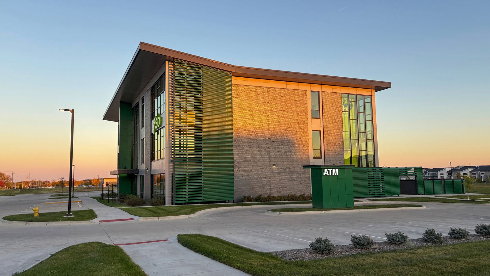 9750 University Ave_west side 1