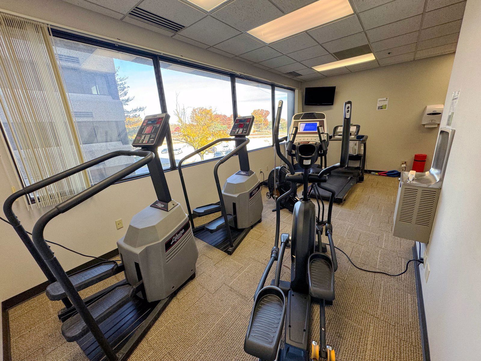 6200-Aurora-Ave_Merle-Hay-Centre-11