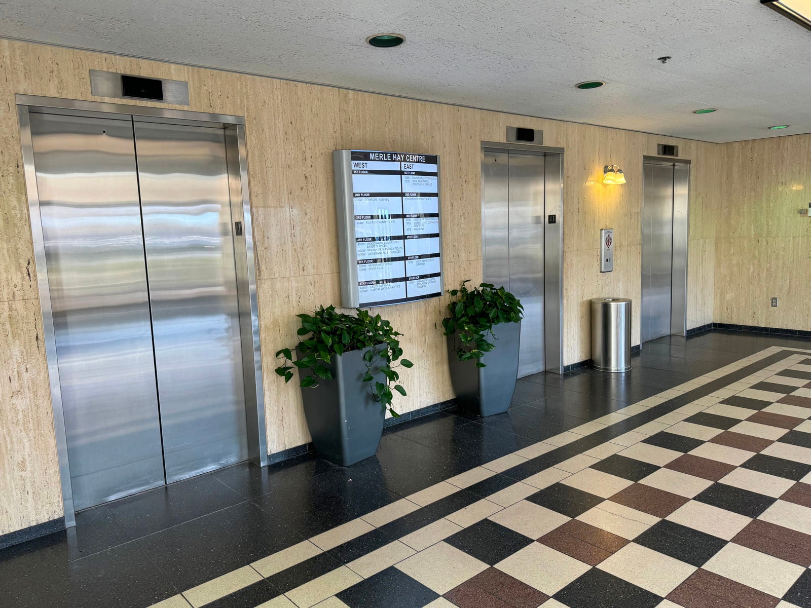 6200-Aurora-Ave_Merle-Hay-Centre-9