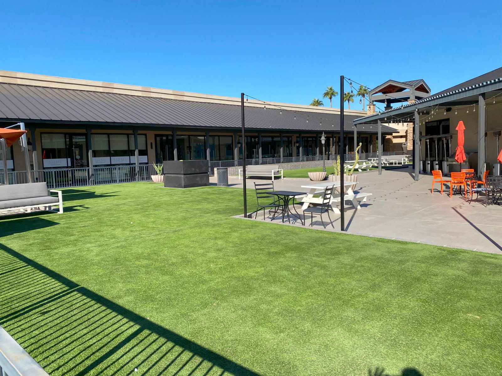 7000 E Shea Photo - Ext yrdw