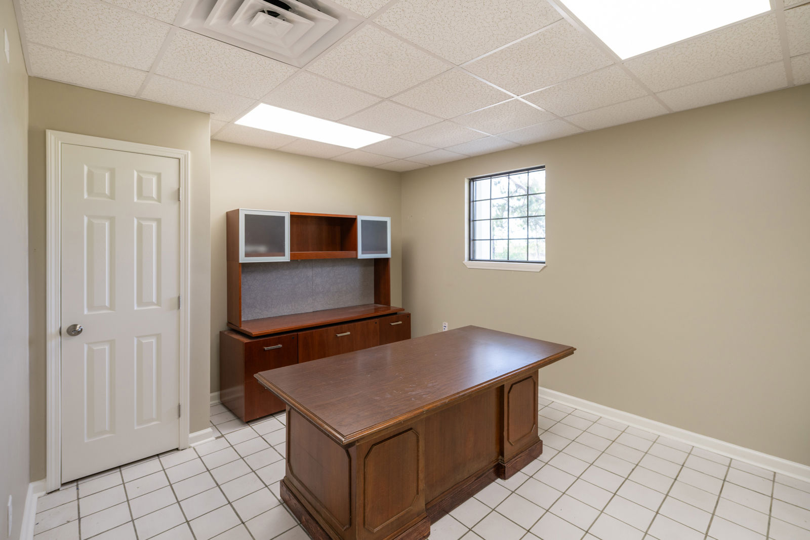 CBRE - 909 W39th Street - Interior-3564