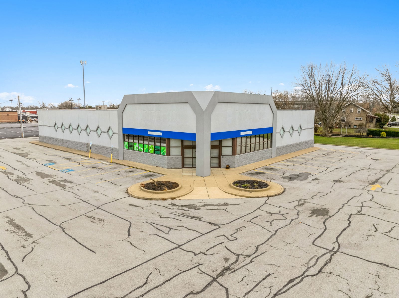 Former Rite Aid Available! 334 West Perkins Avenue - Image 2