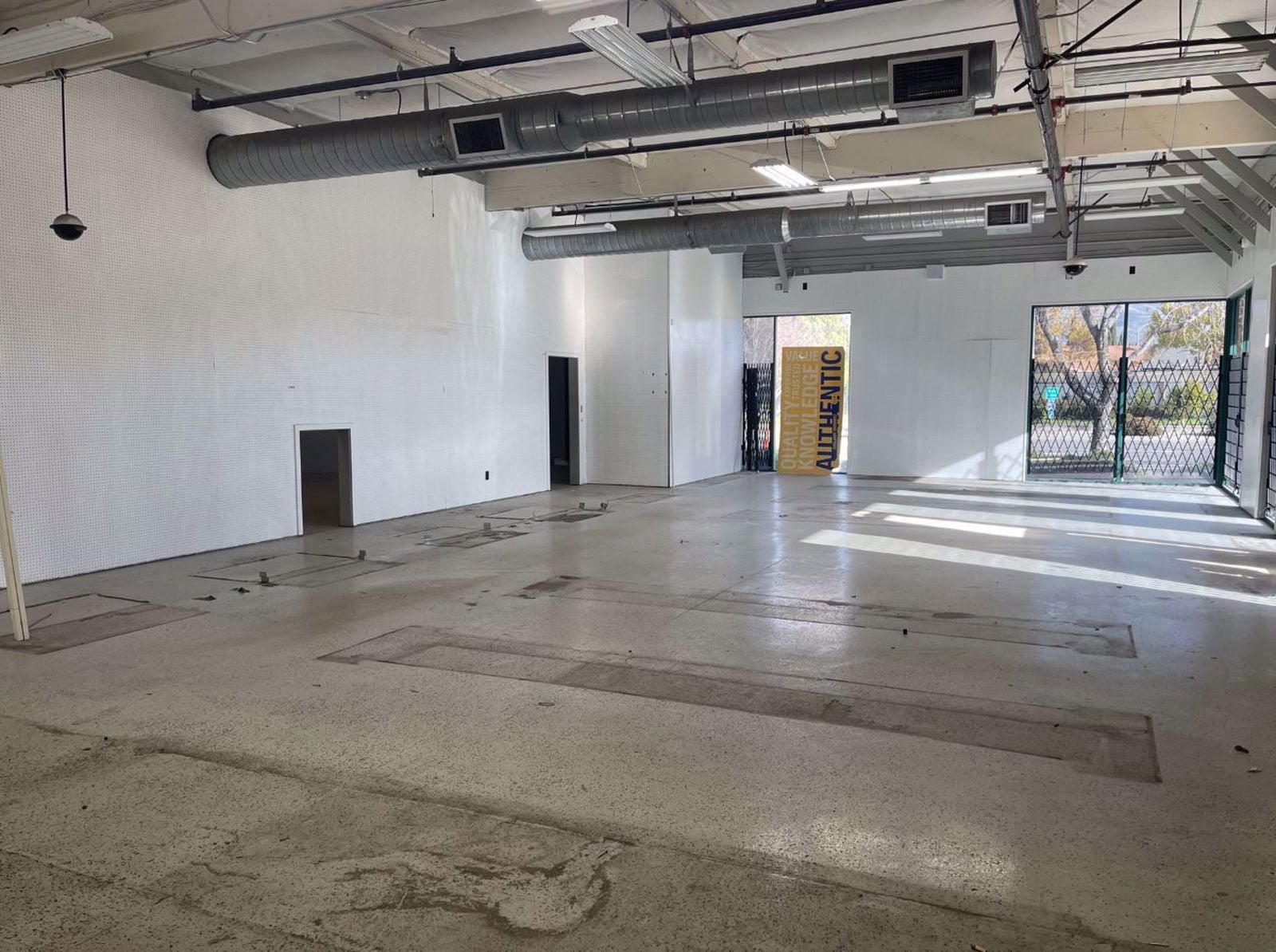 1699 N Capitol Ave_Internal Photo 2.JPG