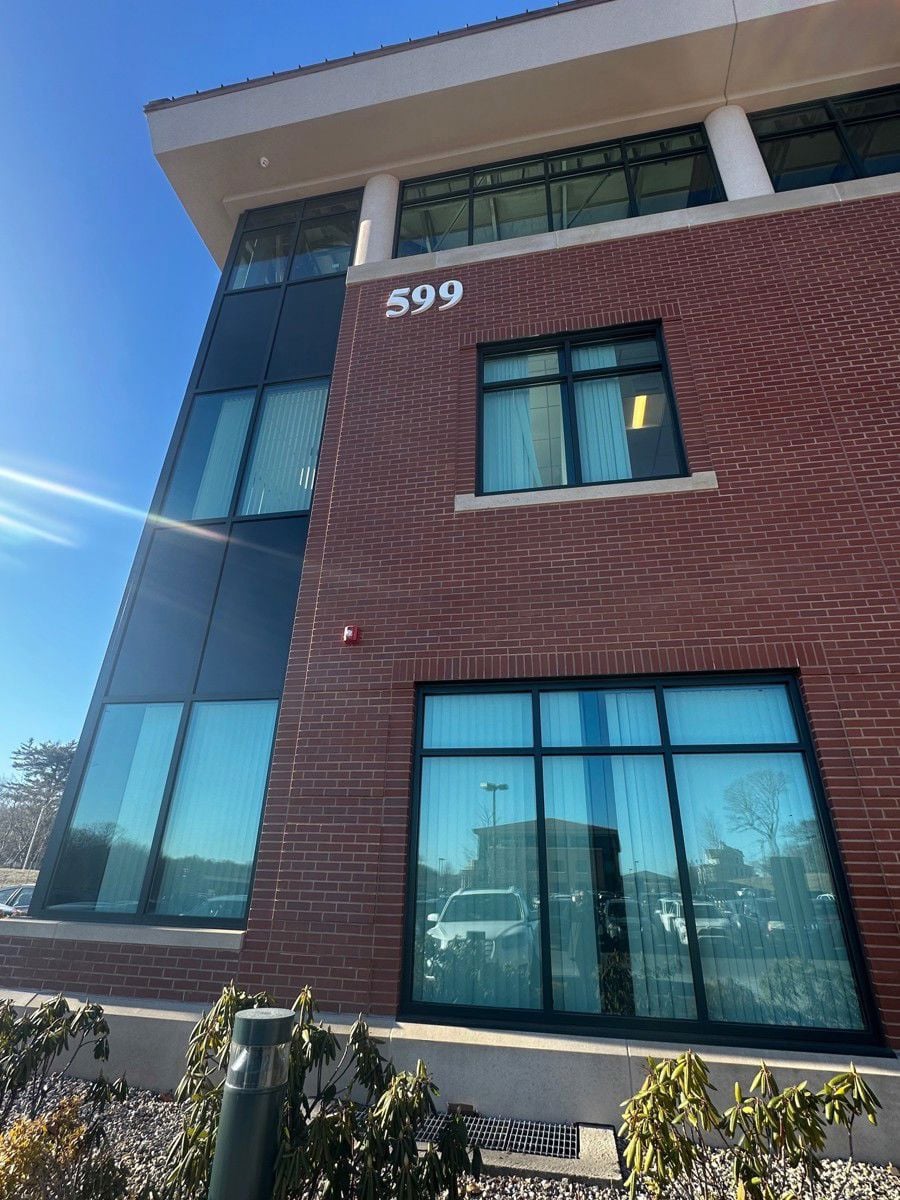 599 Farmington Ave_bldg pic2