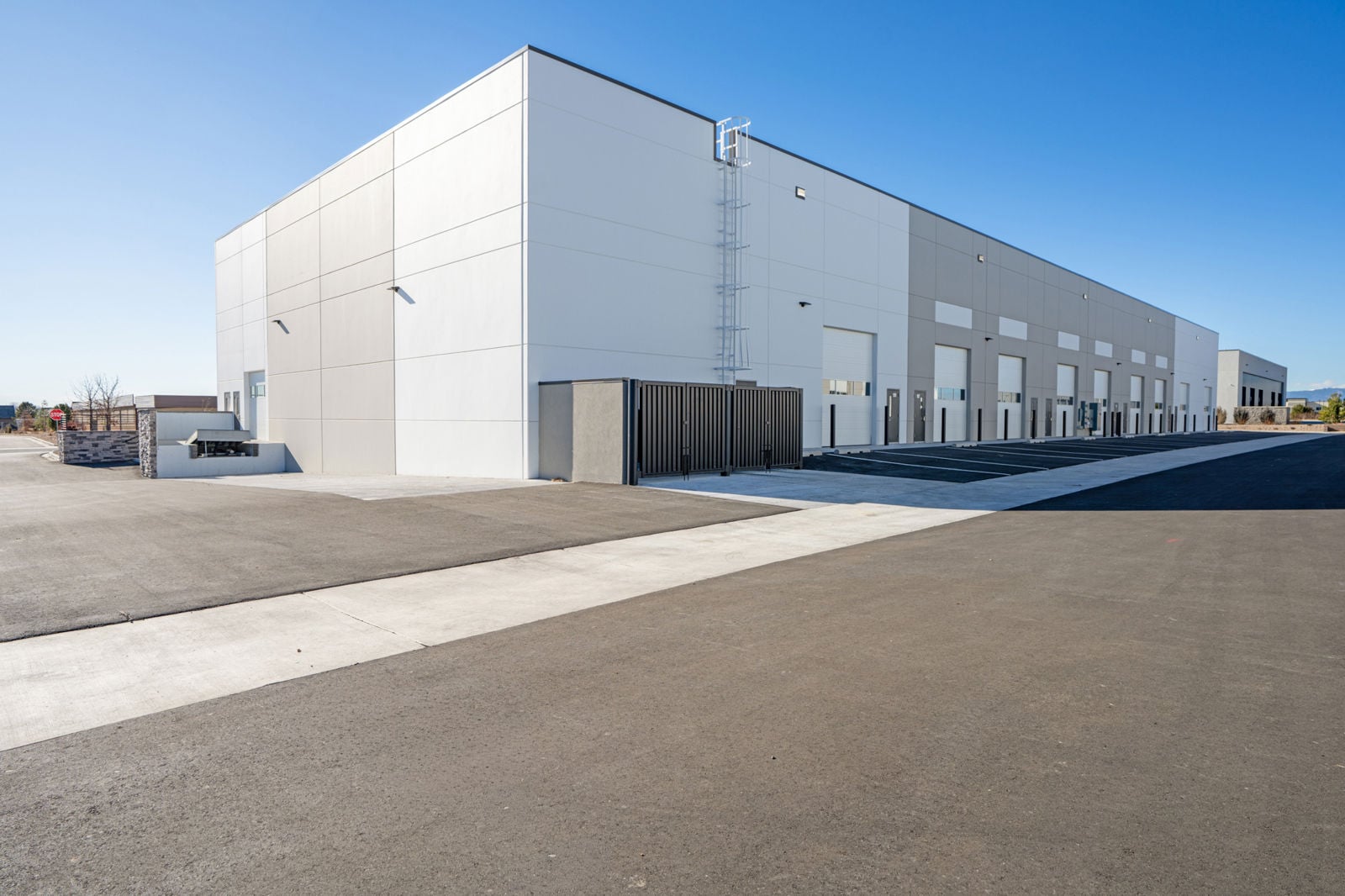 4565 Venture Dr Loading