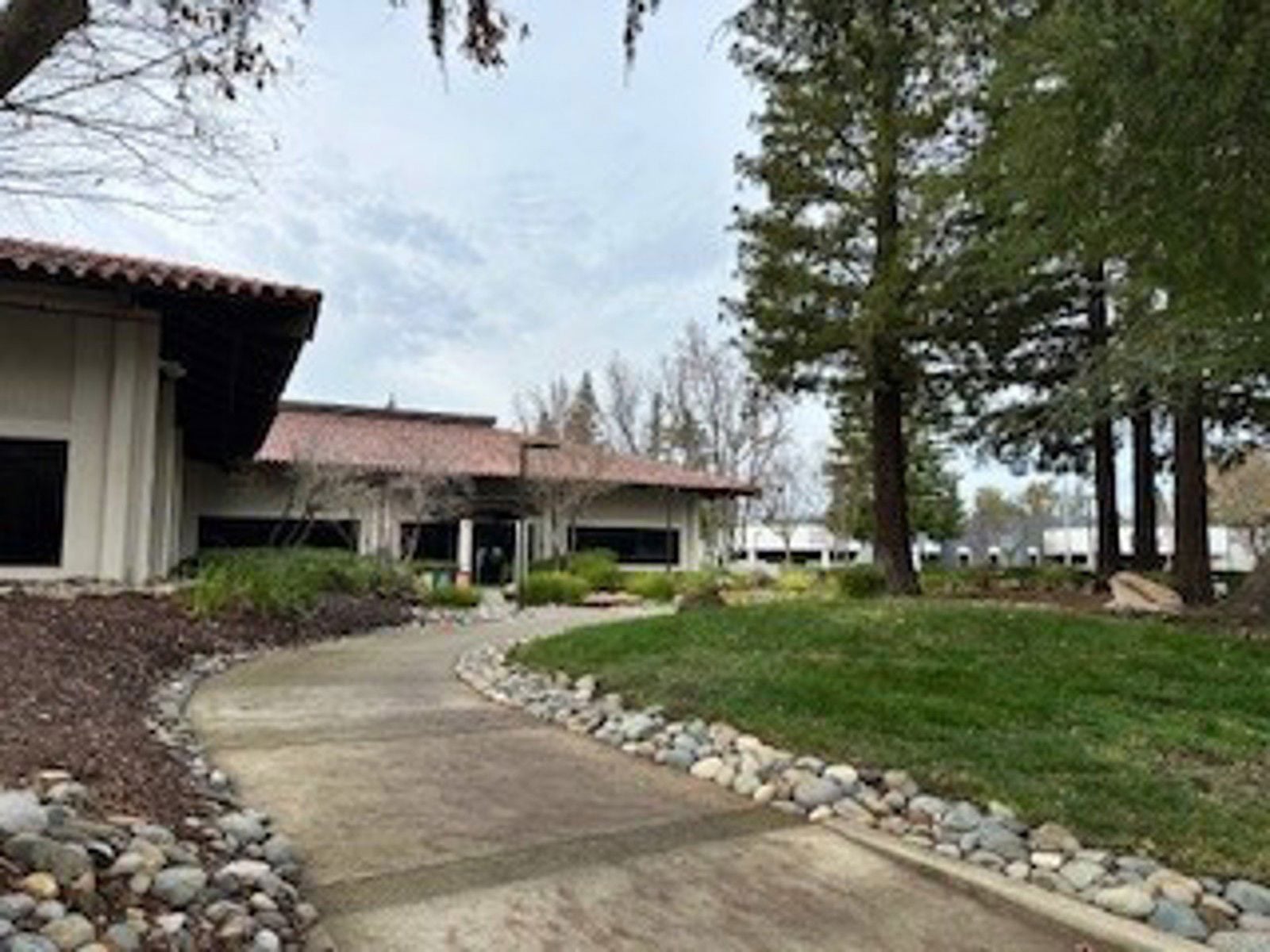 151 BR-Exterior Photo 3