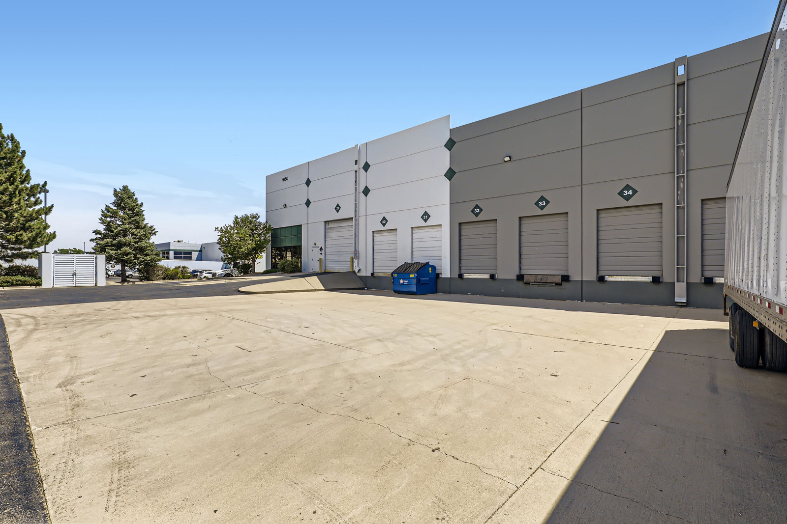 5150 Havana St - Print Quality - 027 - 37 5160 Loading Dock