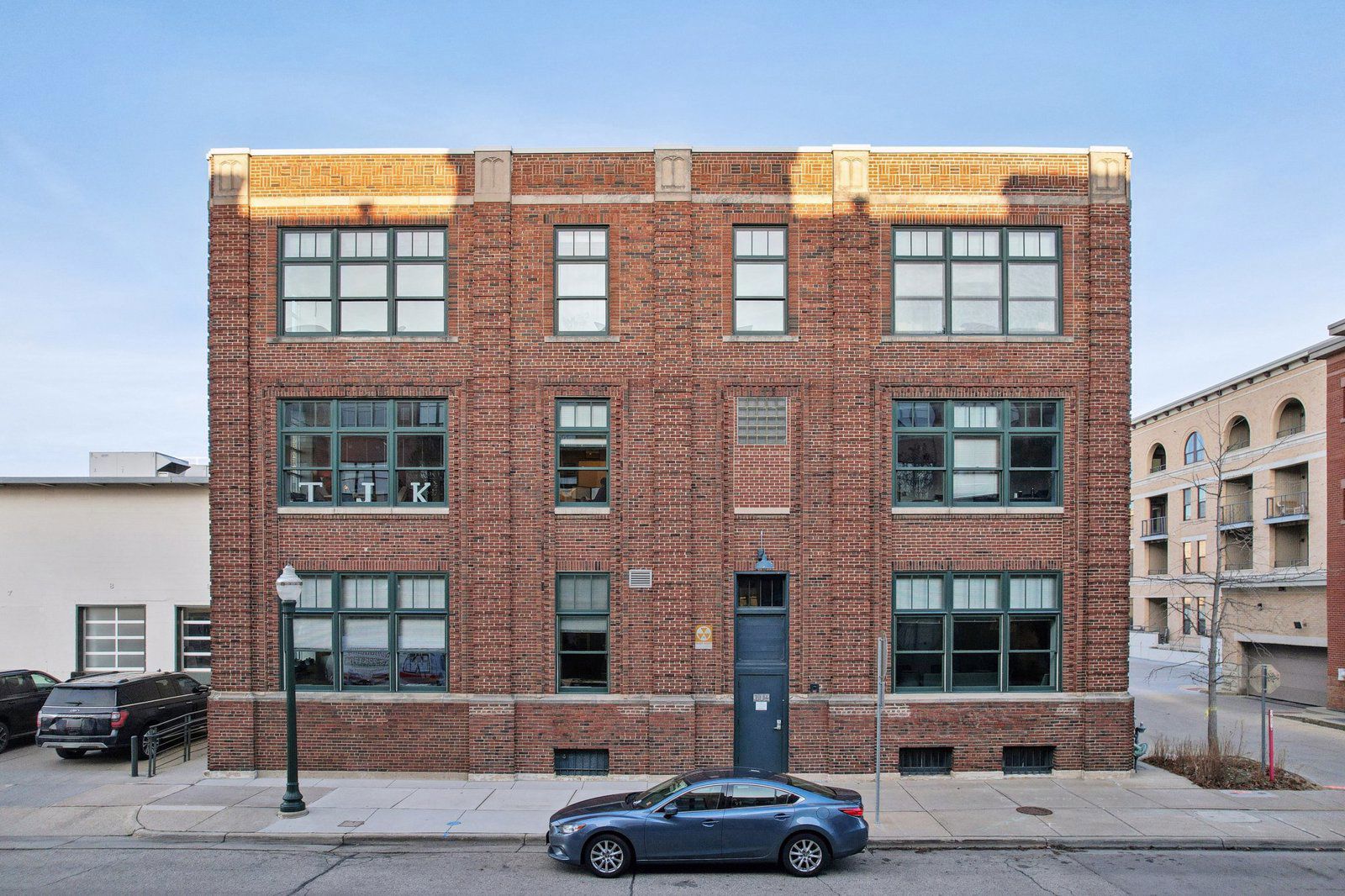 2-web-or-mls-W Main St-002