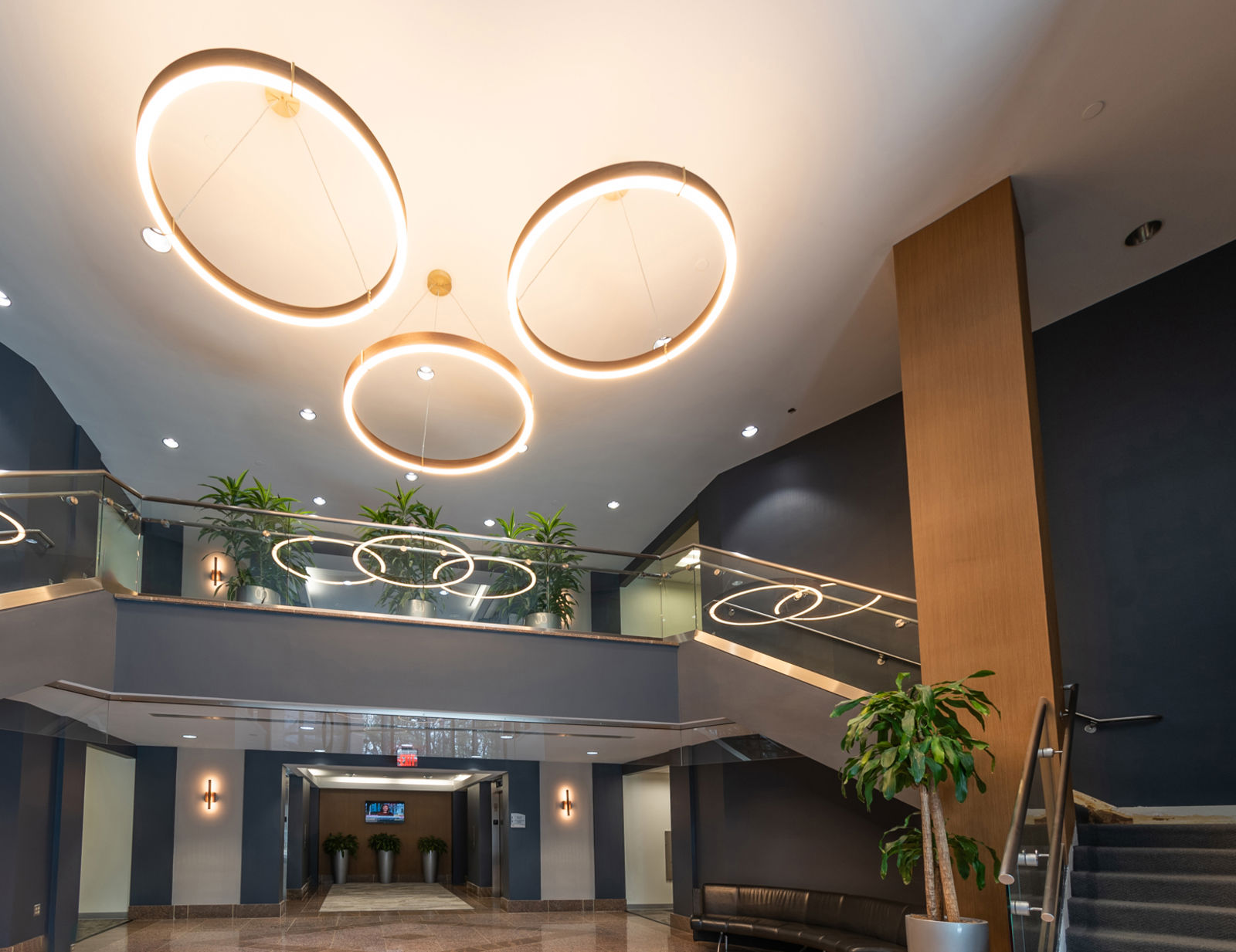 1800 Alexander Bell - Lobby