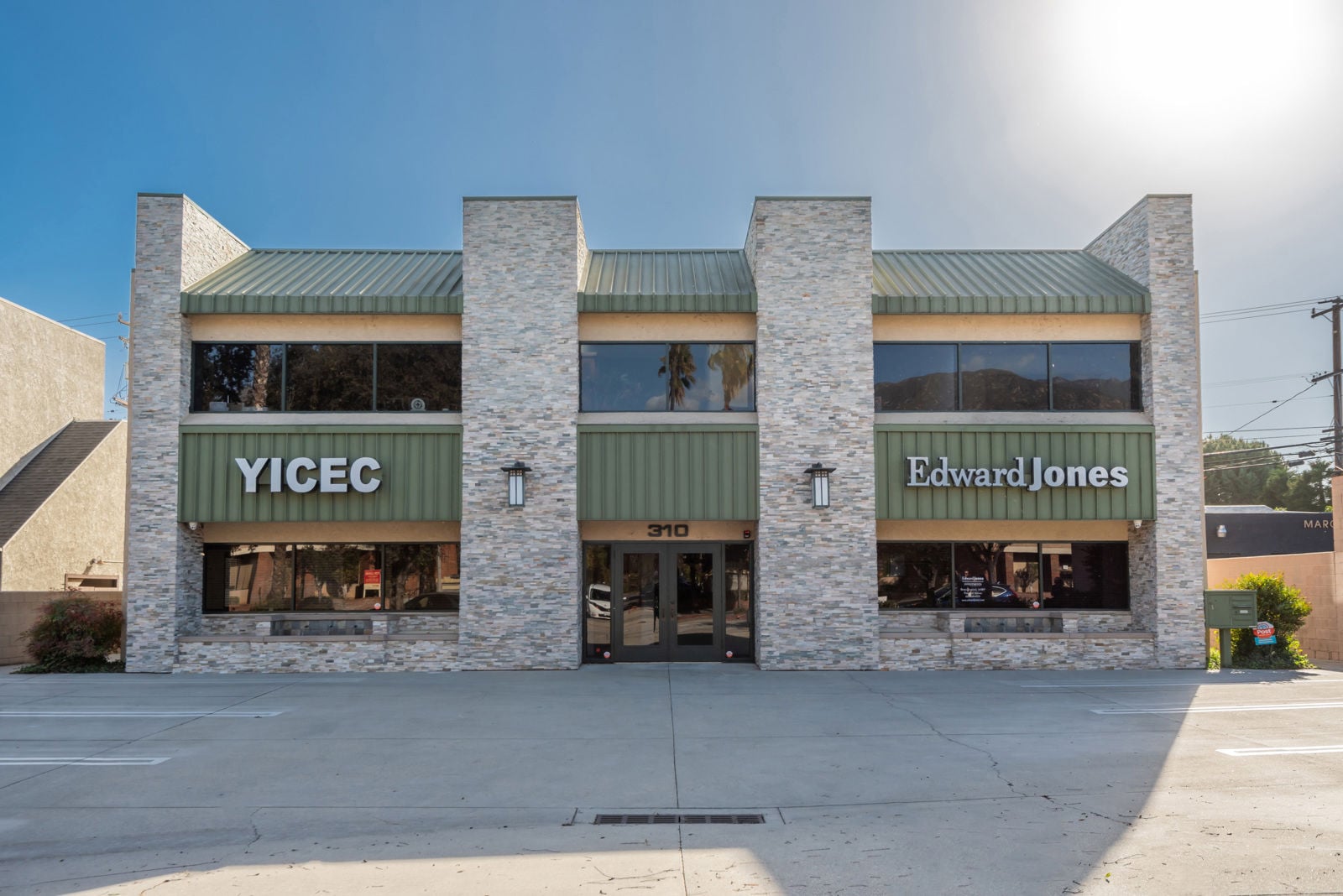 310 E Foothill Exterior