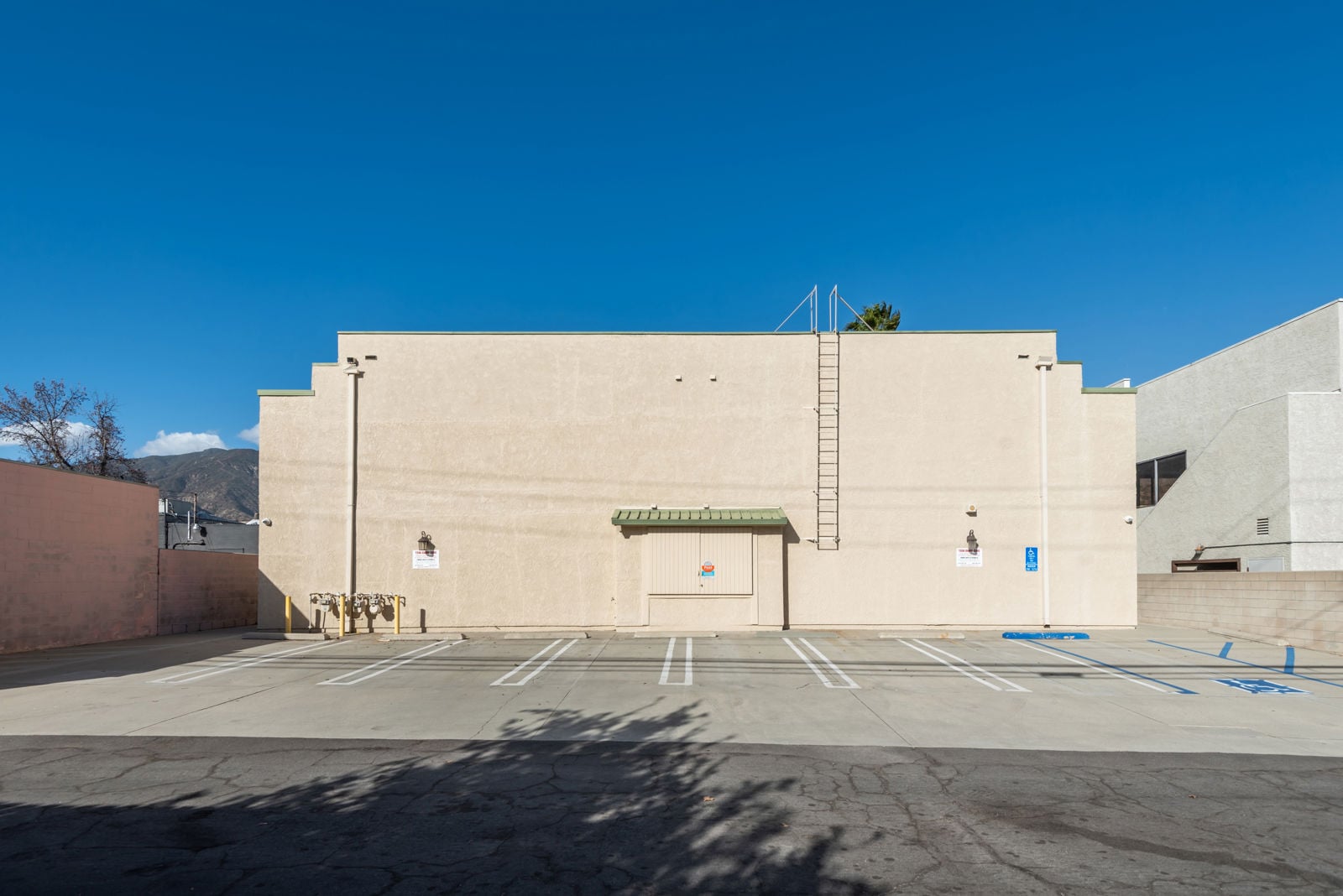 310 E Foothill Back Parking Area