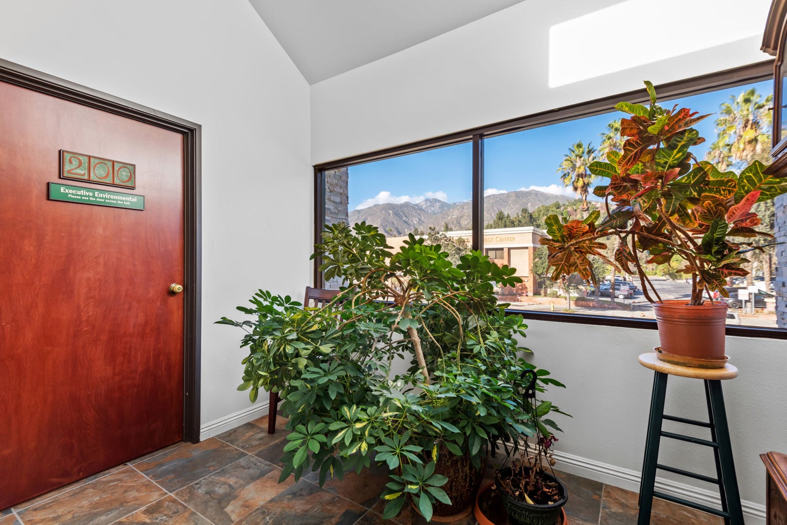 310 E Foothill Interior