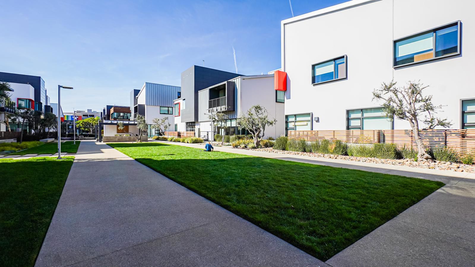 2240 E Maple Ave, El Segundo, CA (2).PNG