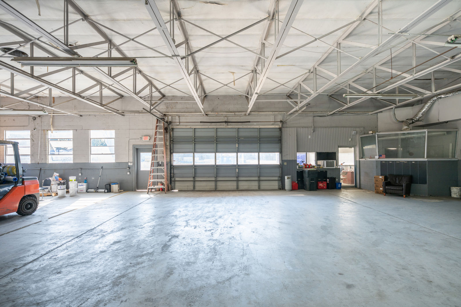 CBRE - 3261 Philips - Interior-7769