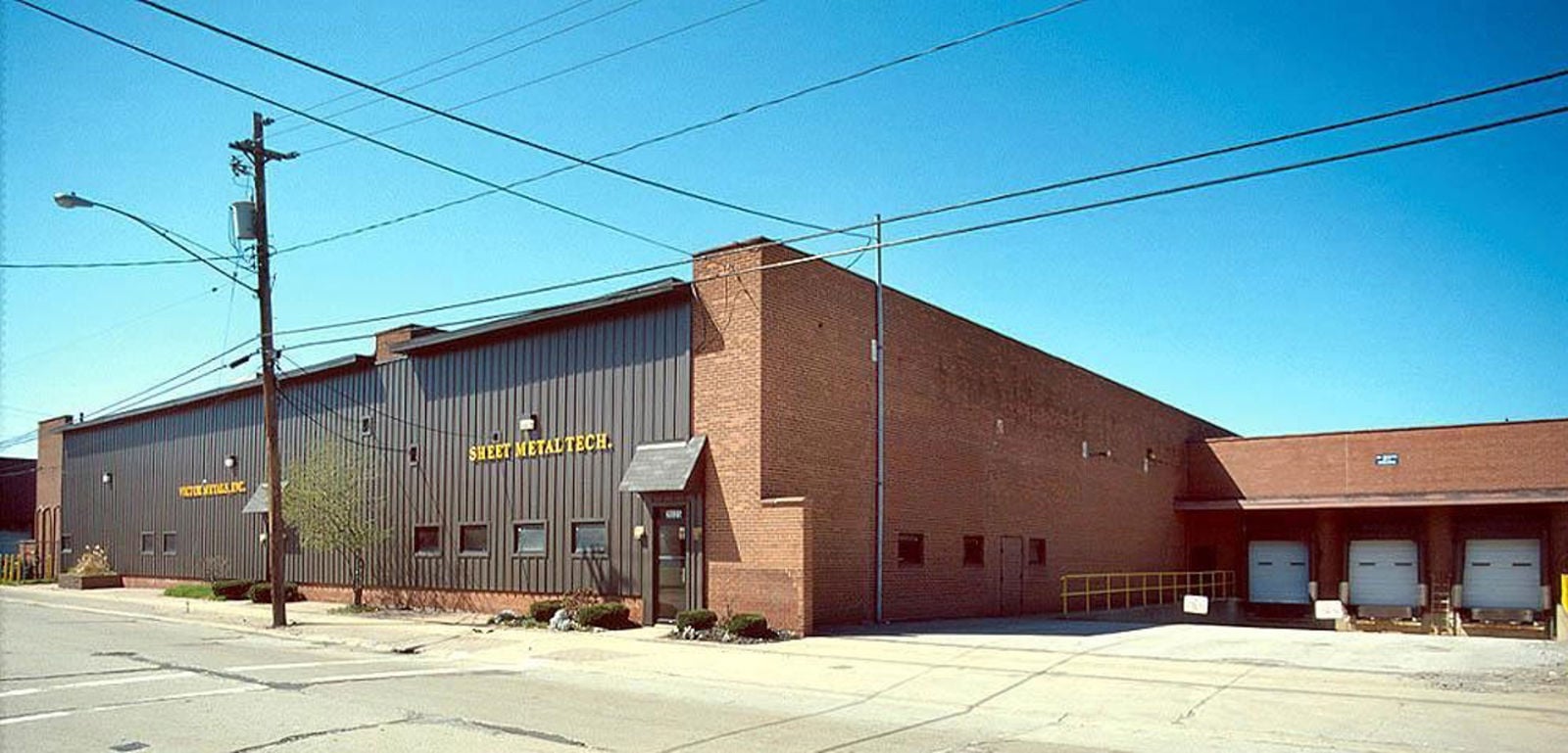 WAREHOUSE OR MANUFACTURING SPACE AVAILABLE 29325 Clayton Avenue - Image 1