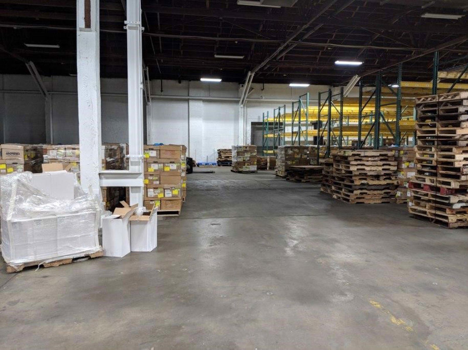 WAREHOUSE OR MANUFACTURING SPACE AVAILABLE 29325 Clayton Avenue - Image 5