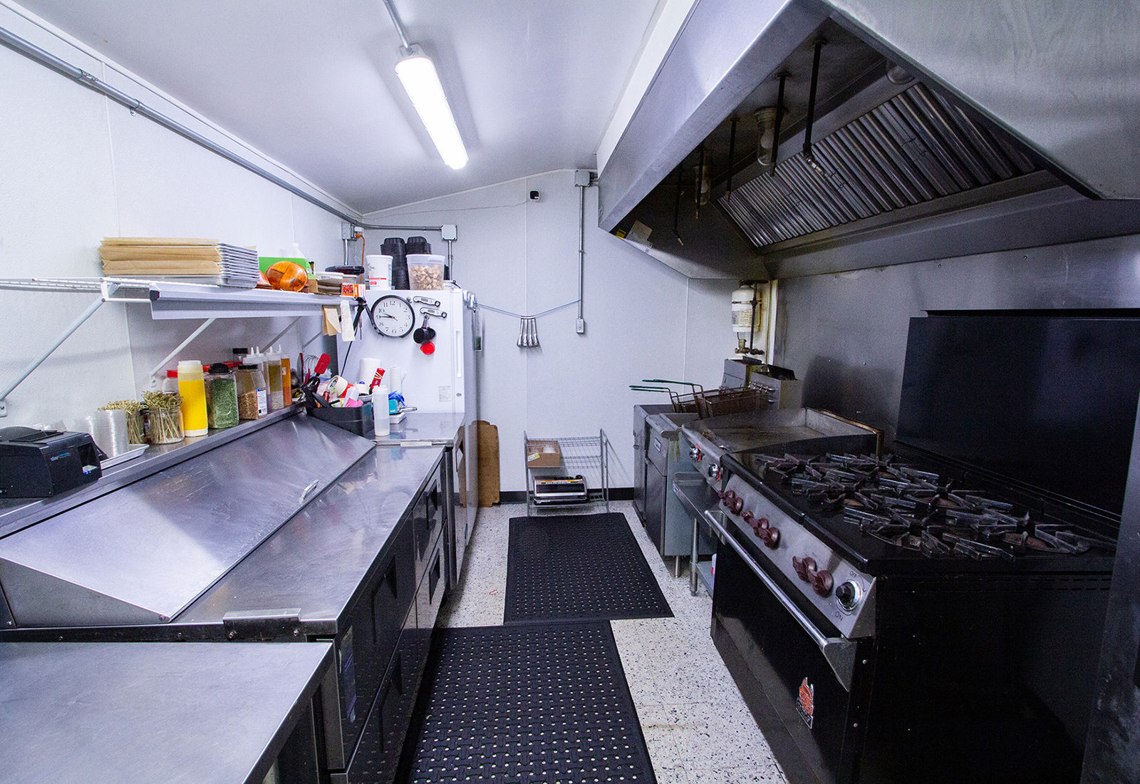 8735 Buffalo Avenue_8104web