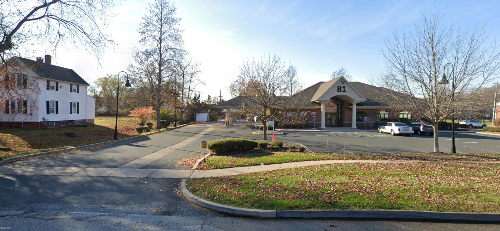 81 House Street_Close Up Goggle pic 2