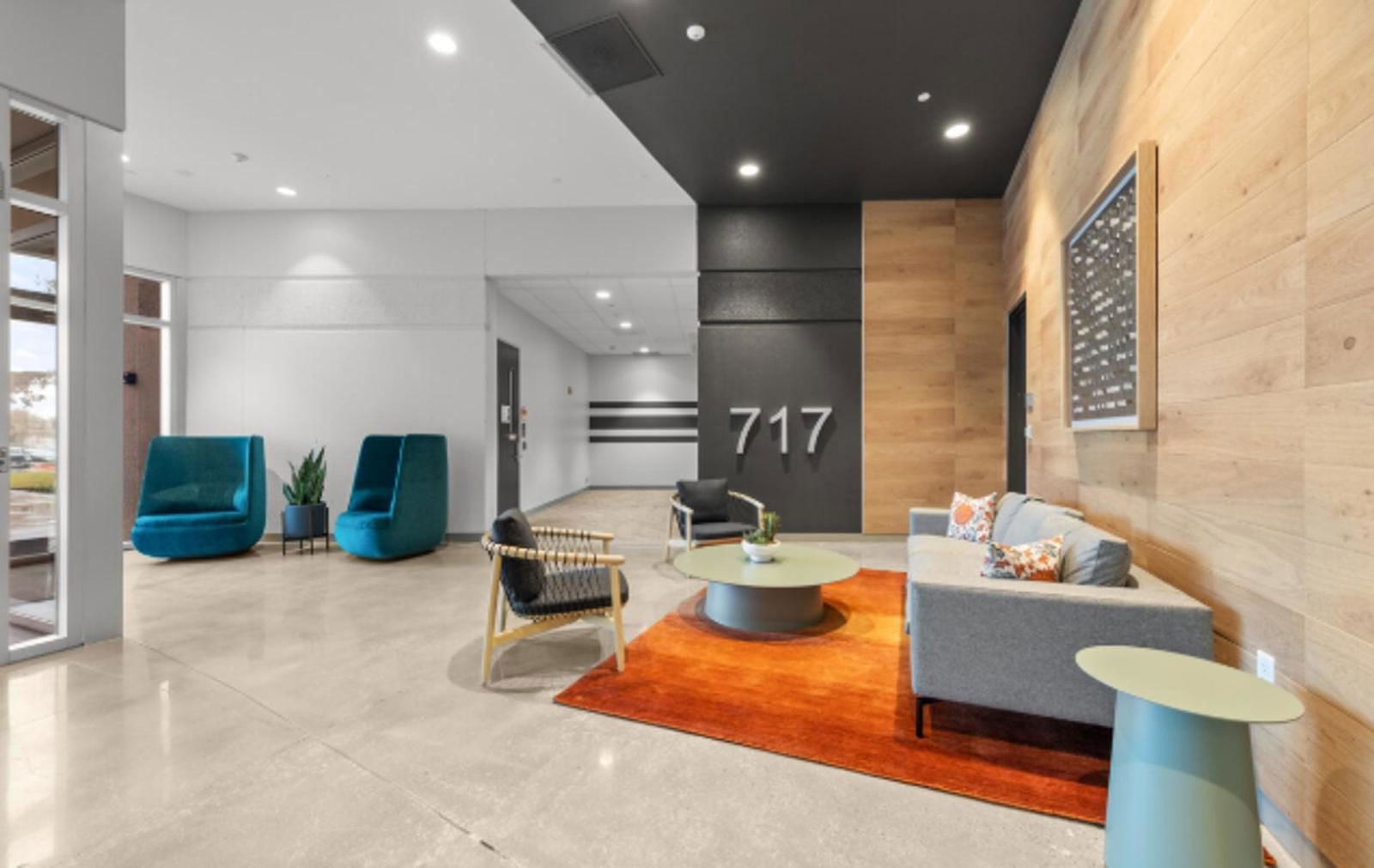 717 E Parmer Ln - 717 Parmer Lobby 