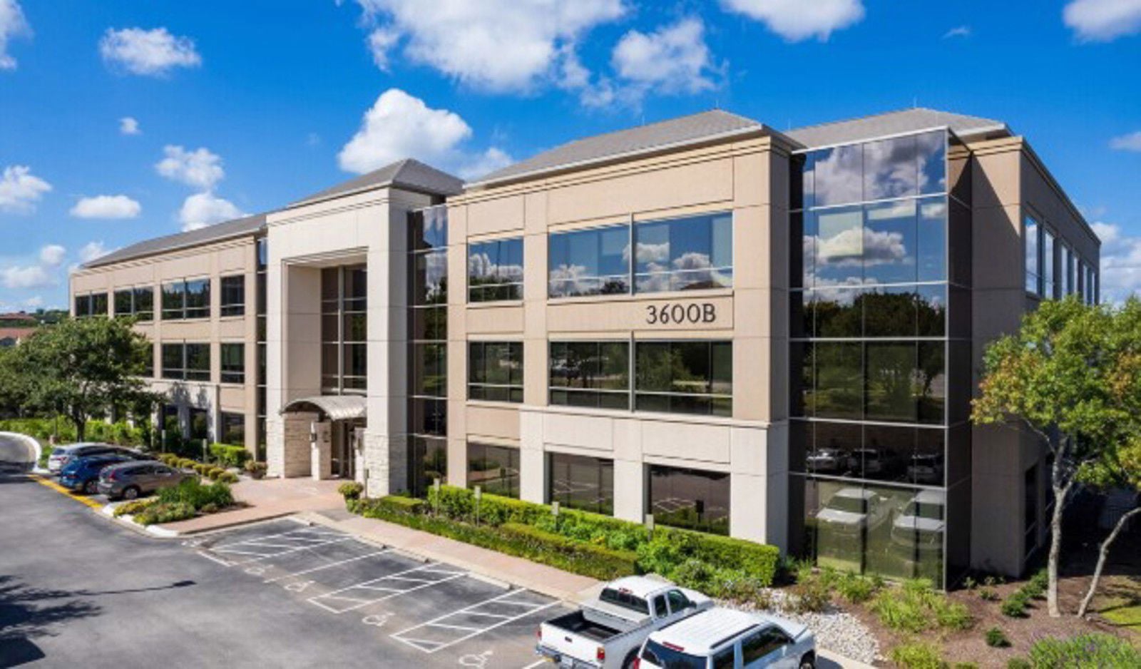 3600 N Capital of Texas Hwy - 3600B San Clemente pic 1 front