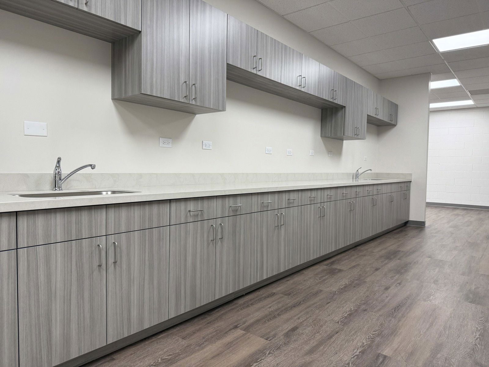 6721 W 73rd St, Bedford Park photo