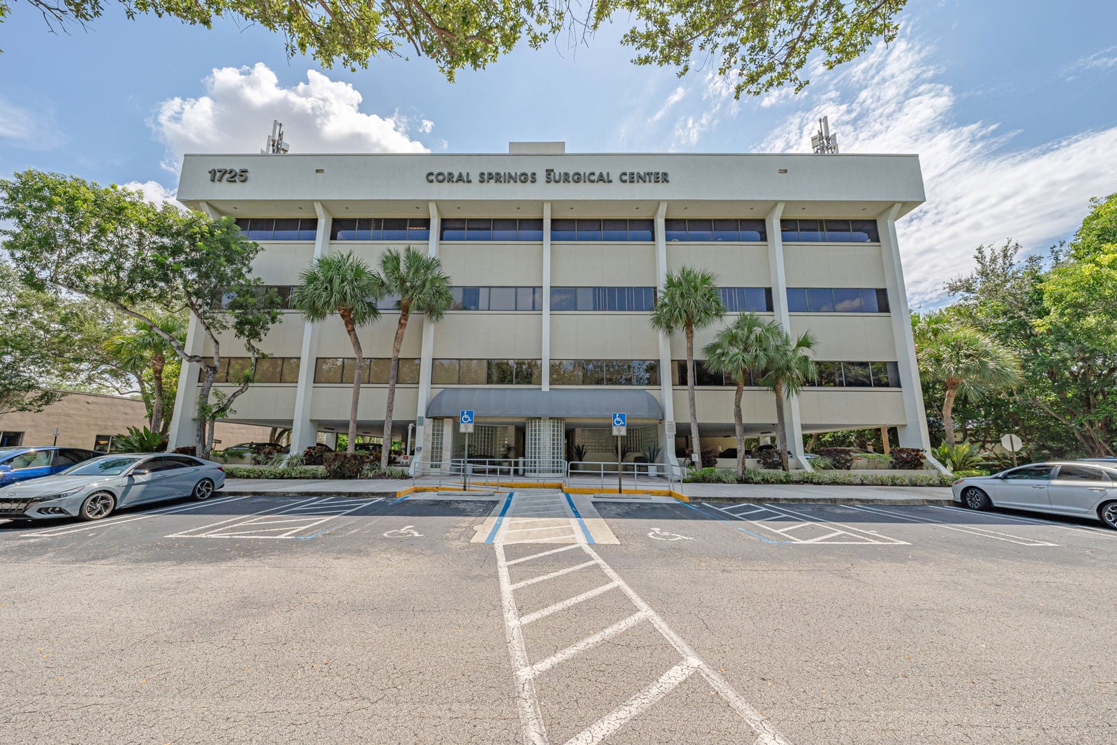 Exterior_1725UniversityDr_CS_4