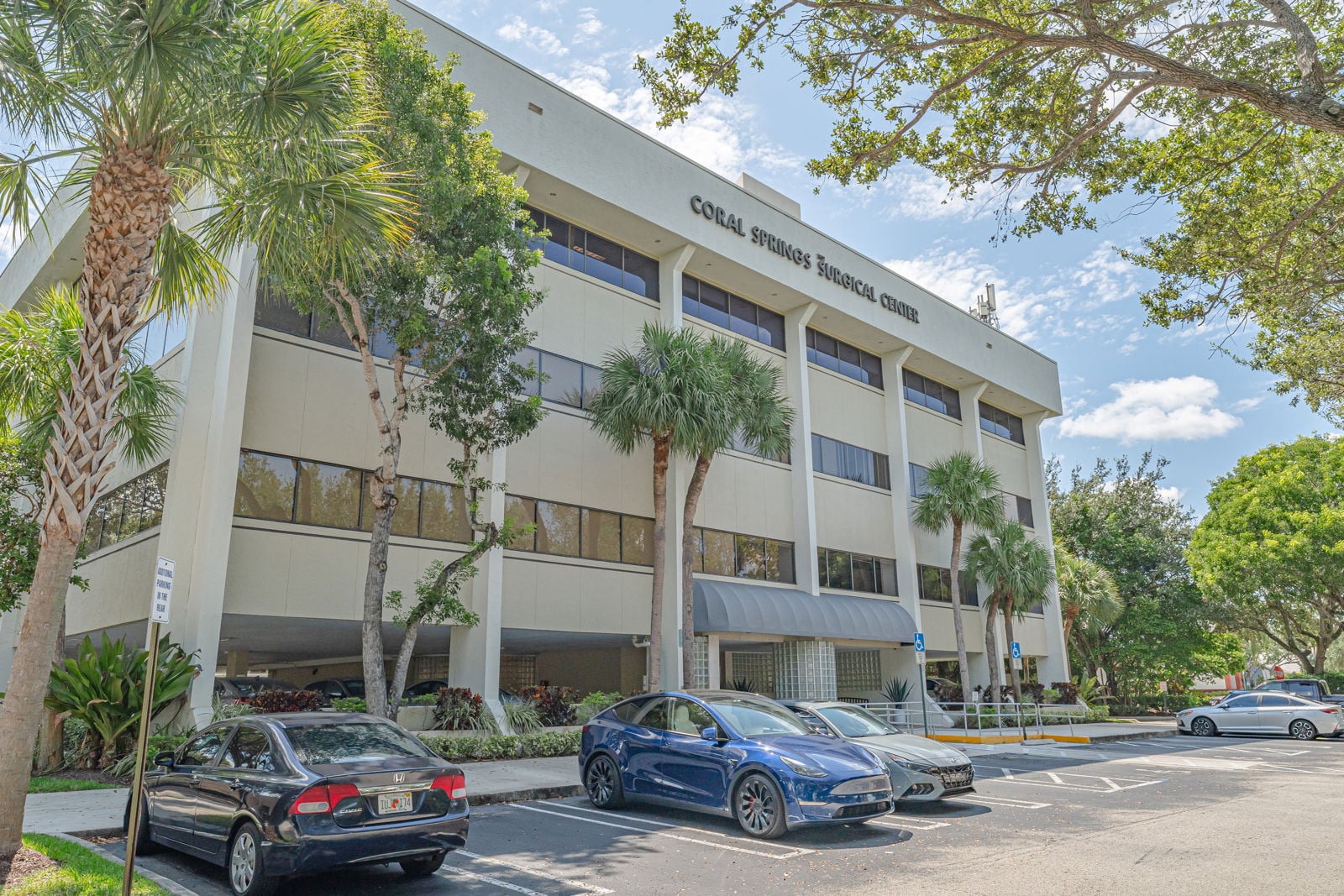 Exterior_1725UniversityDr_CS_7