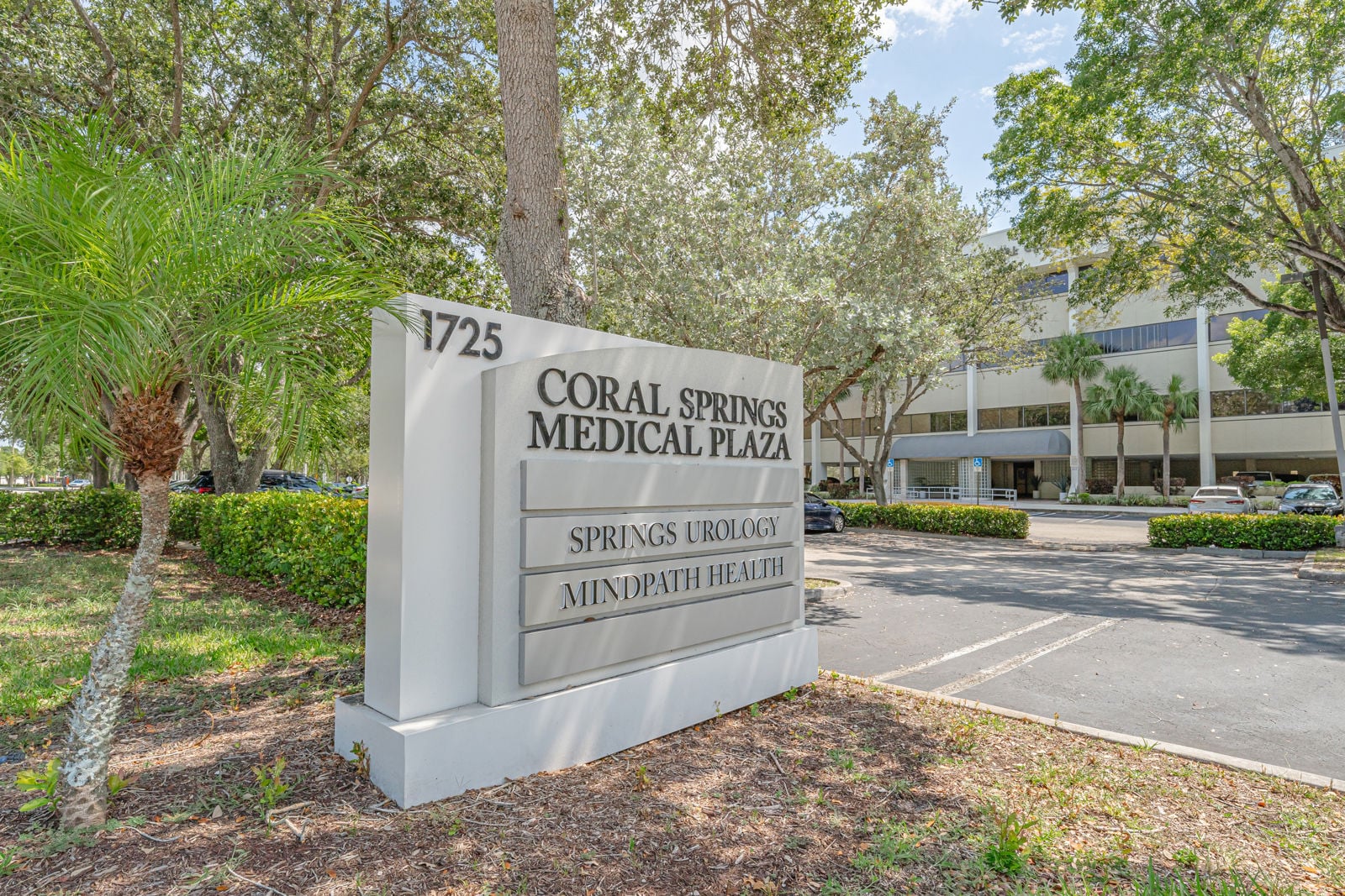 Exterior_1725UniversityDr_CS_1