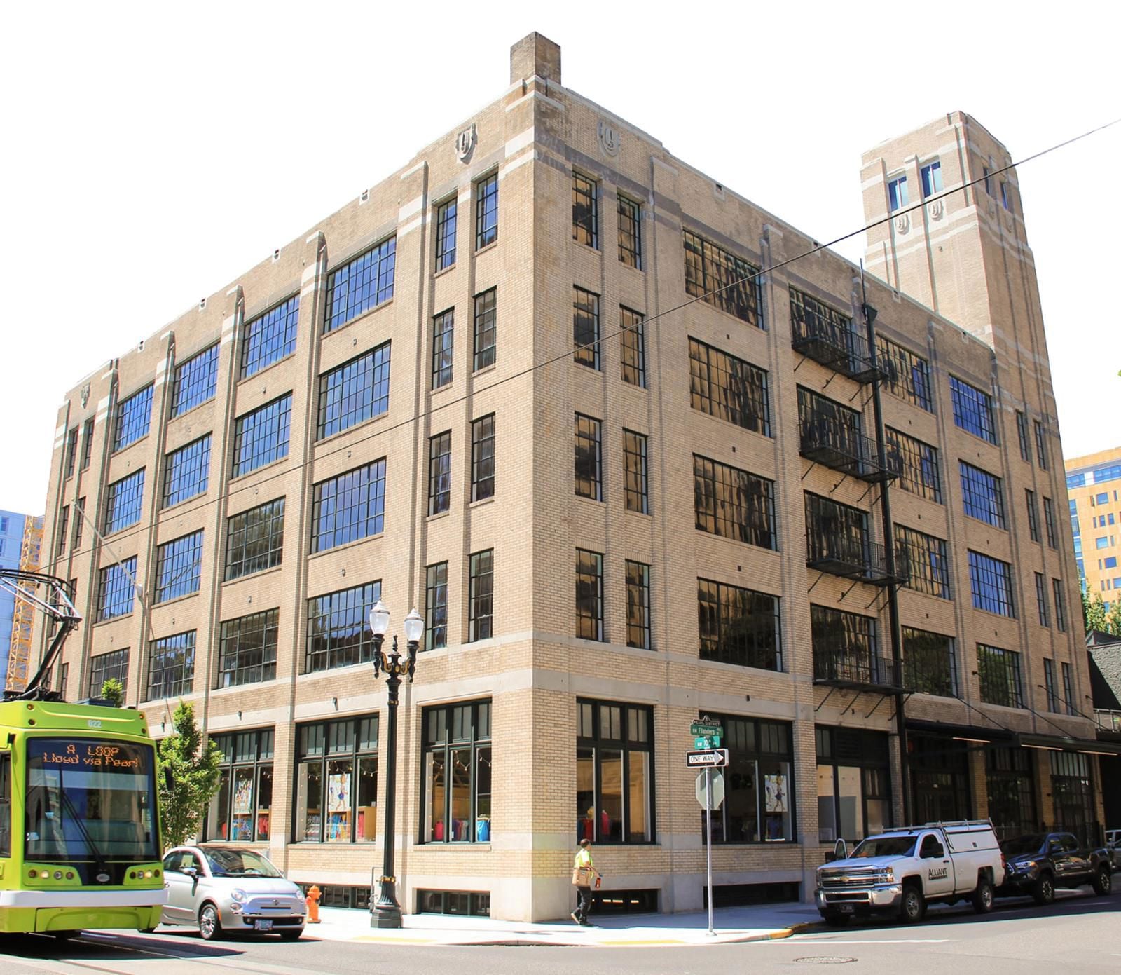 1010 Flanders Flyer_Page_1_Image_0002