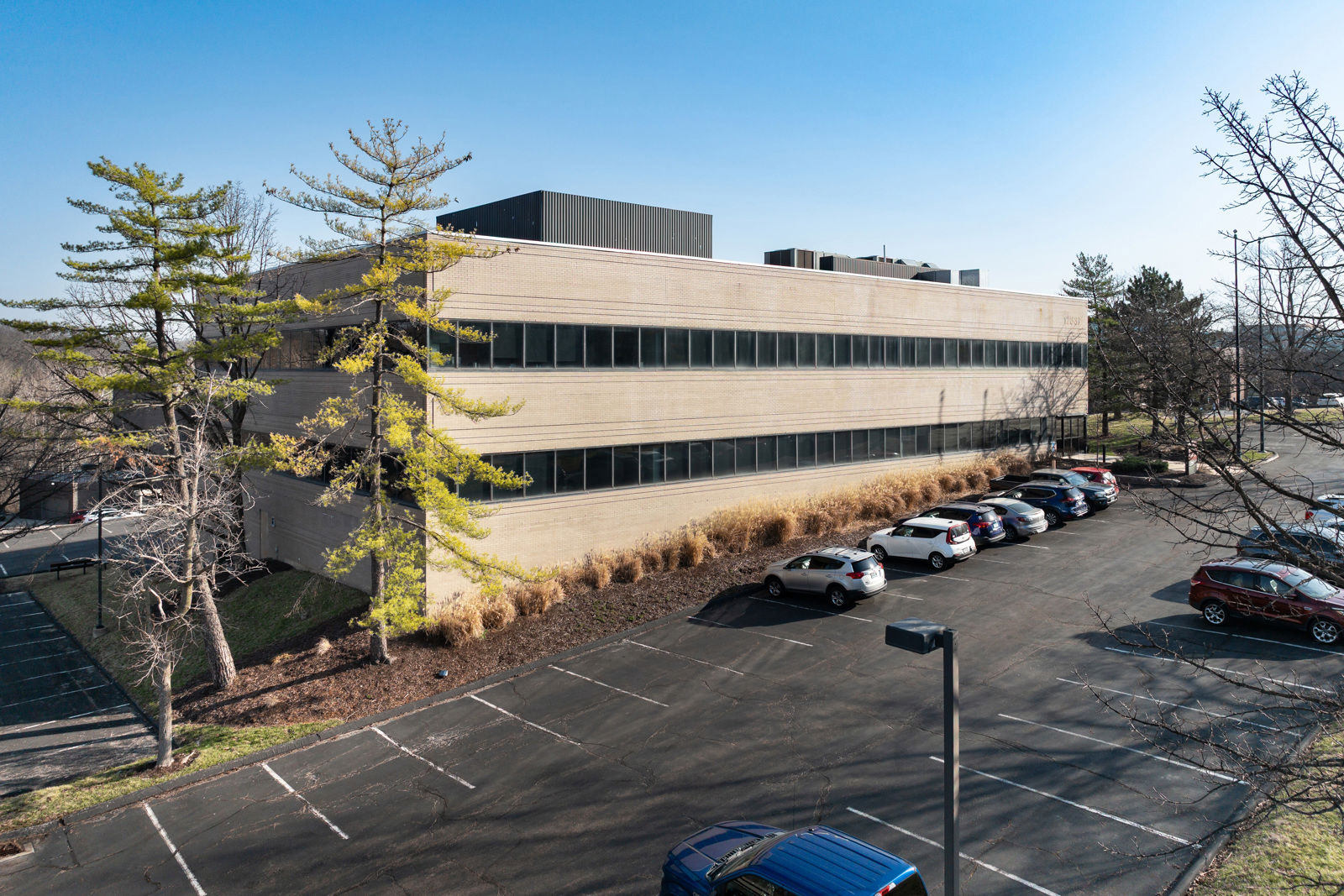 12837FlushingMeadowsDr-03