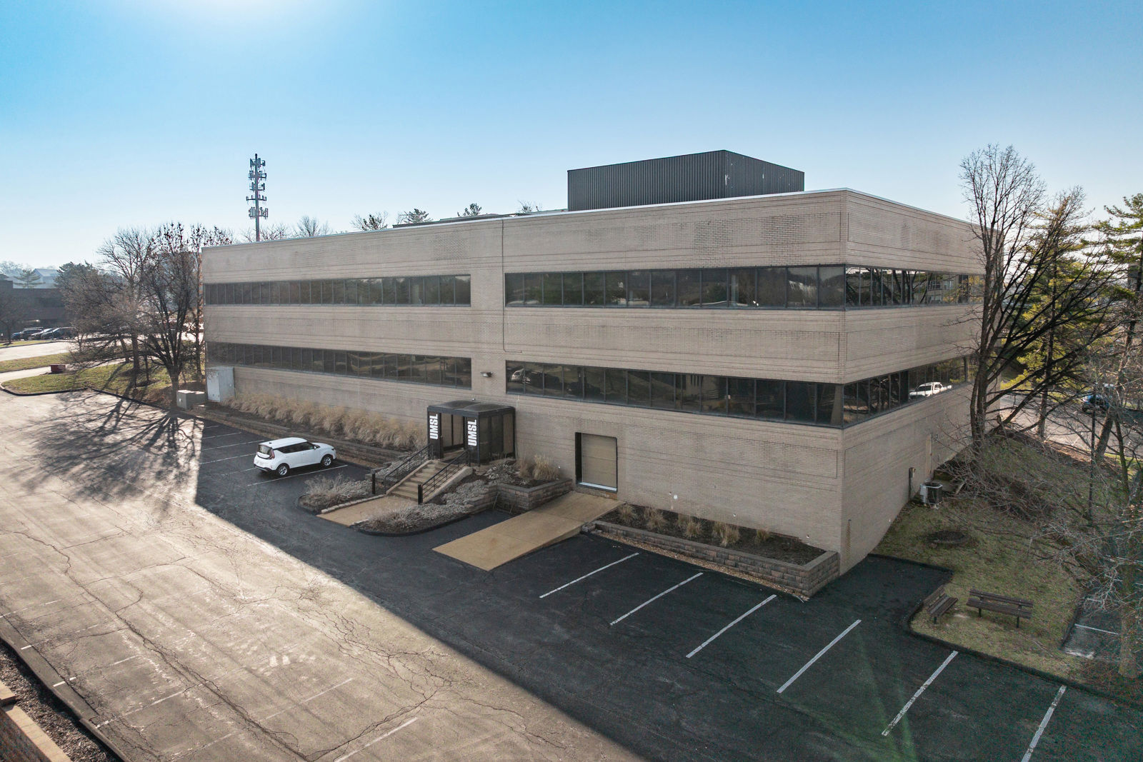 12837FlushingMeadowsDr-04