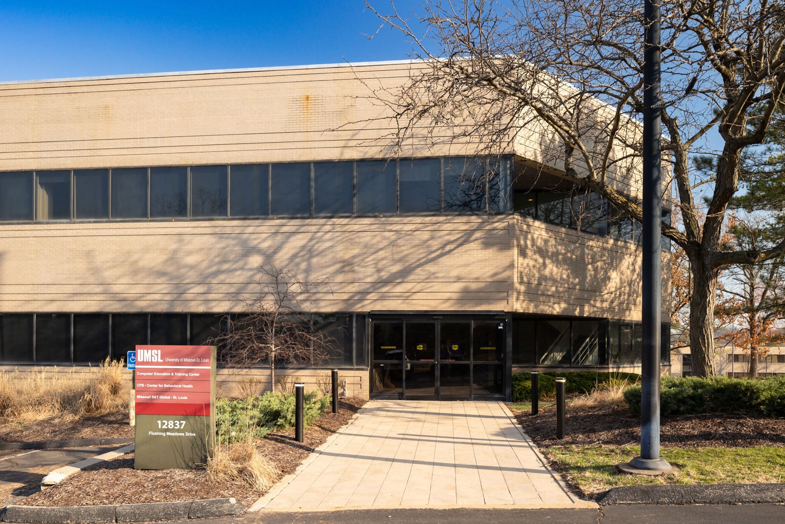 12837FlushingMeadowsDr-28