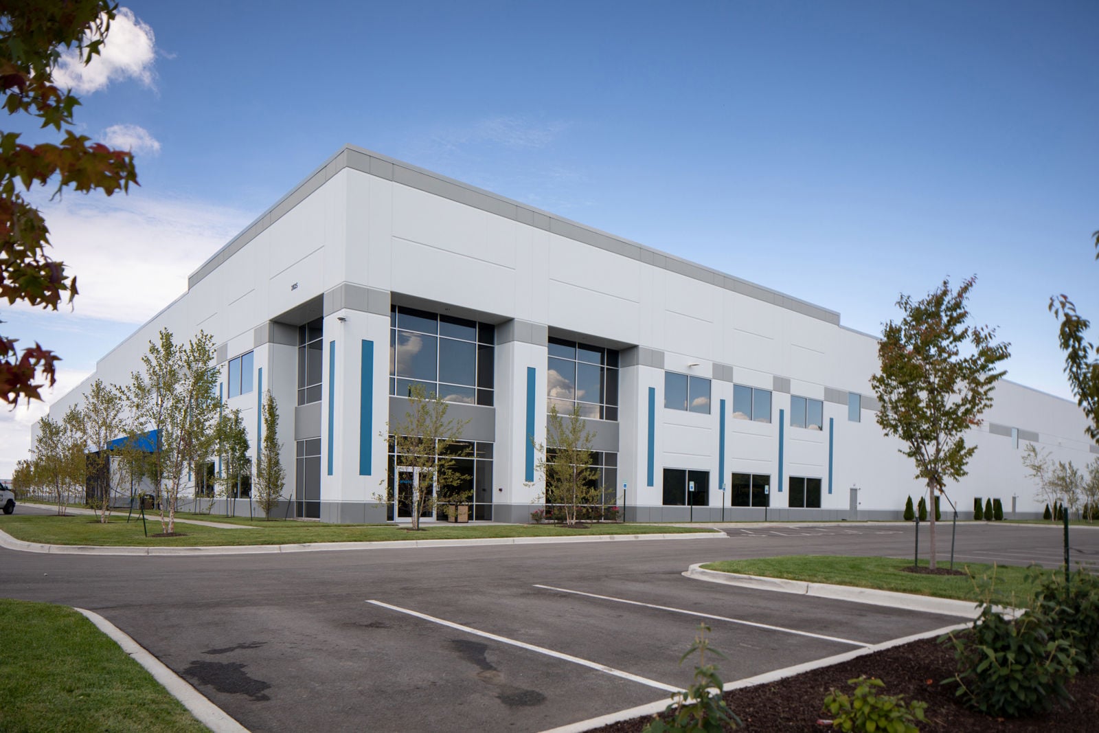 255-MM2_0338-dermody-logisticenter-louisville-airport-2825-transglobal-KY-10-03-20-millermillerphotography