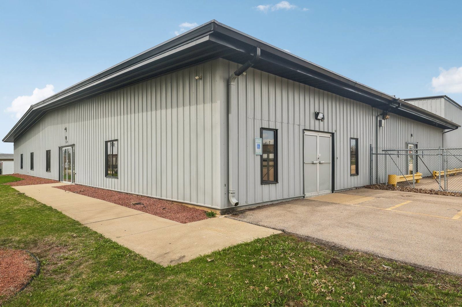 2-web-or-mls-Whitney St-2004-002