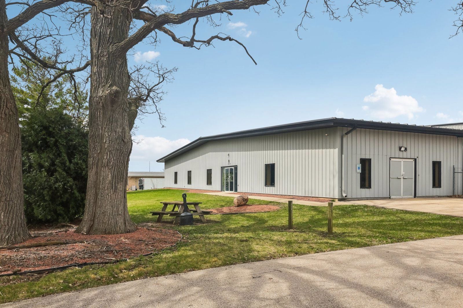 9-web-or-mls-Whitney St-2004-009