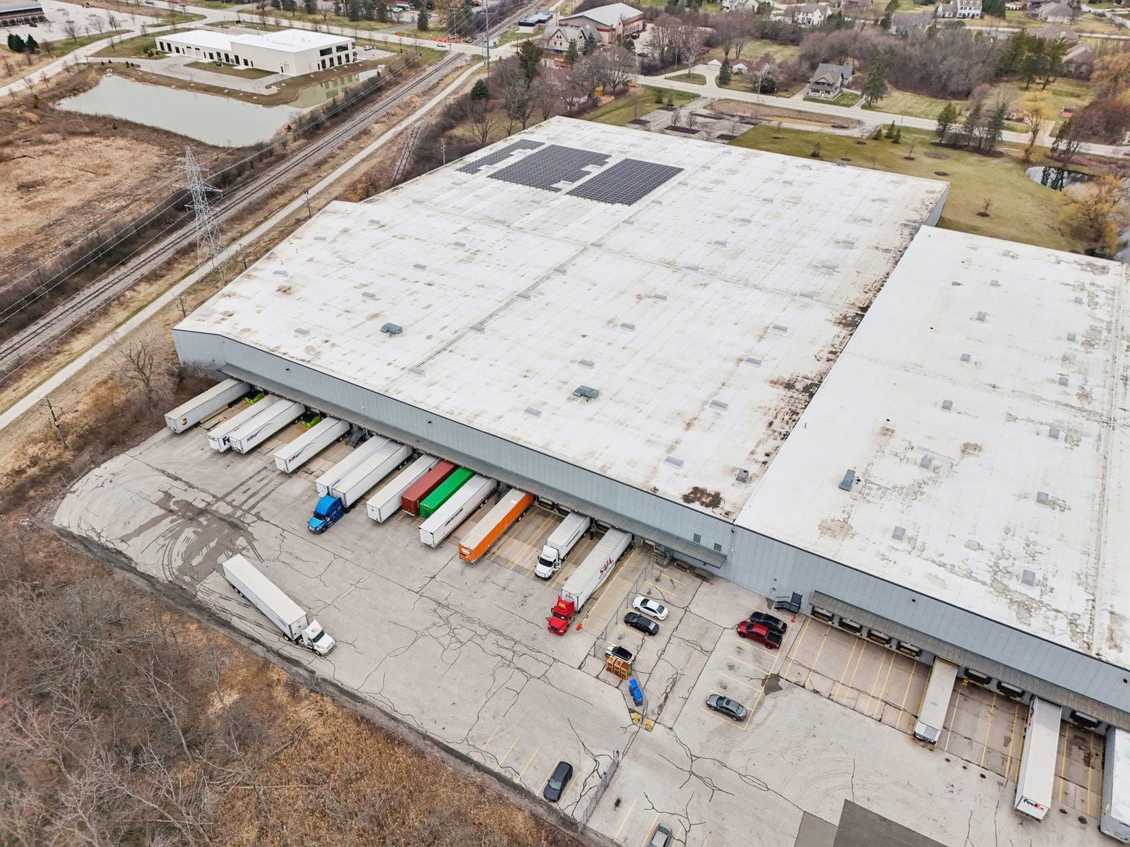 33-web-or-mls-W Donges Bay Rd-05042025-033