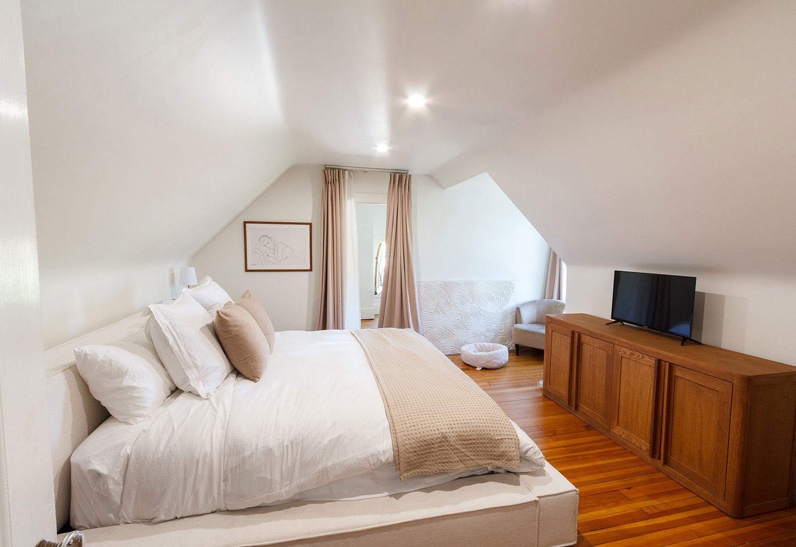 142 Bidwell Parkway_8212_1600px