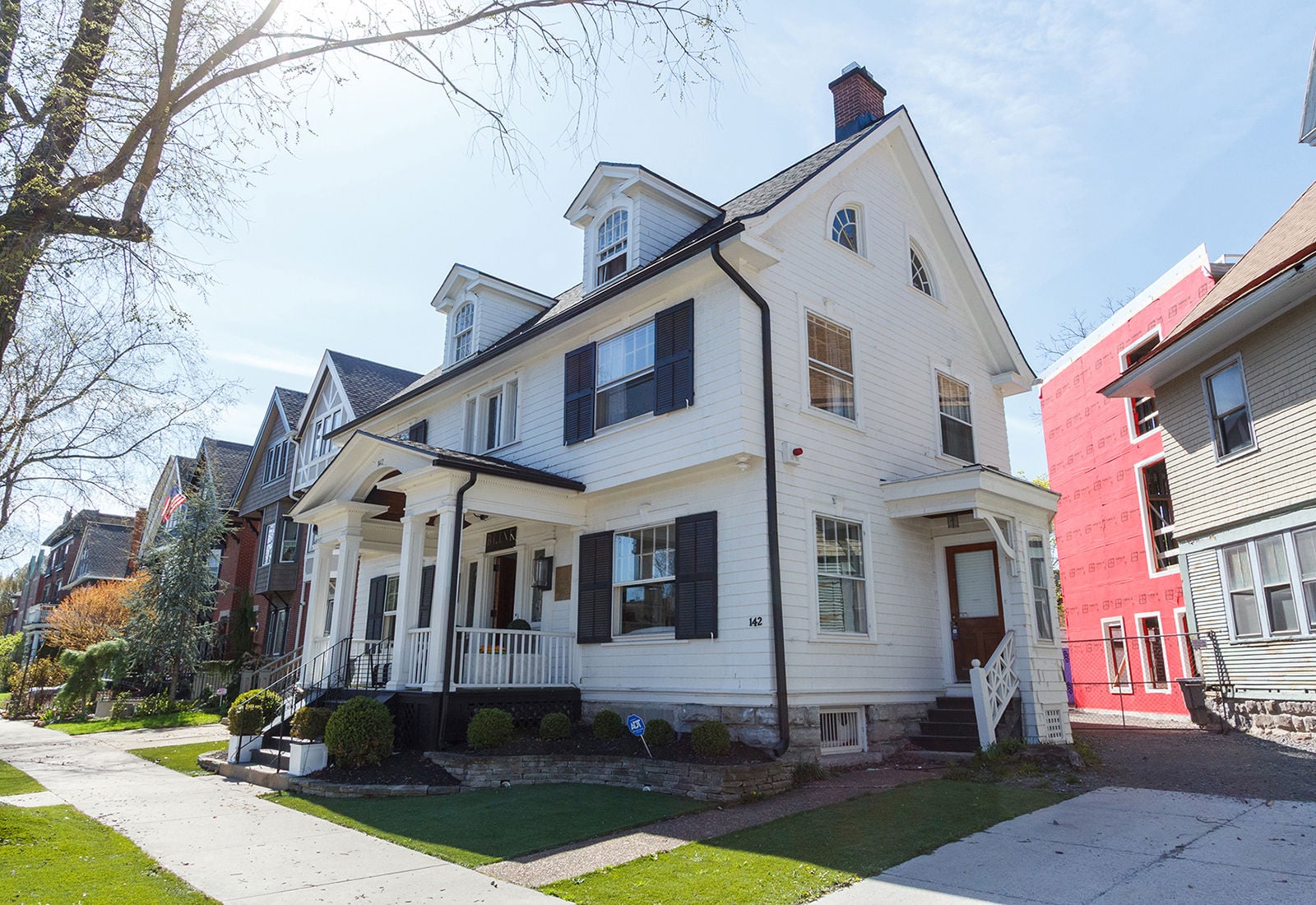 142 Bidwell Parkway_8161_1600px