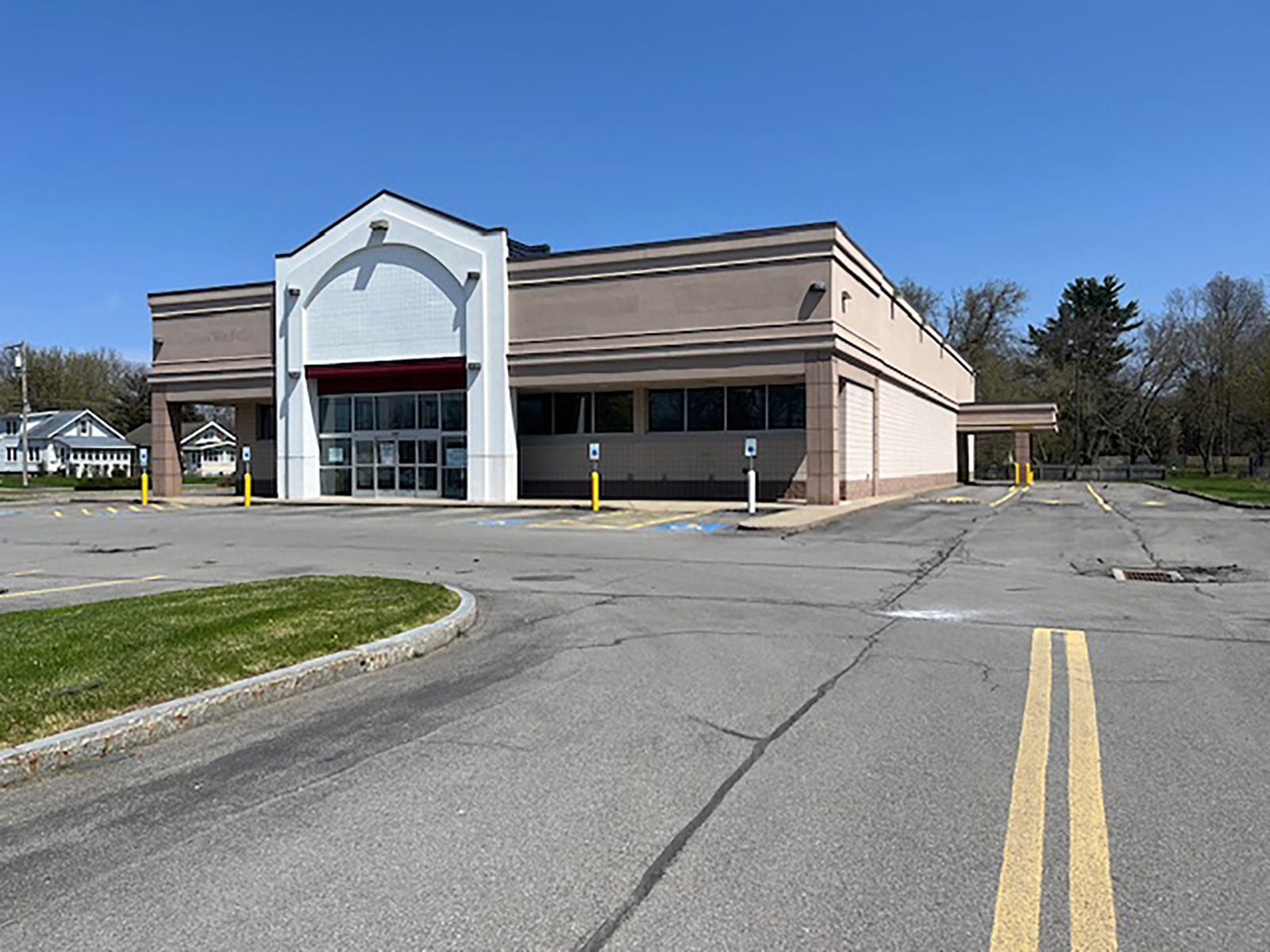 2616-brewerton-road-main