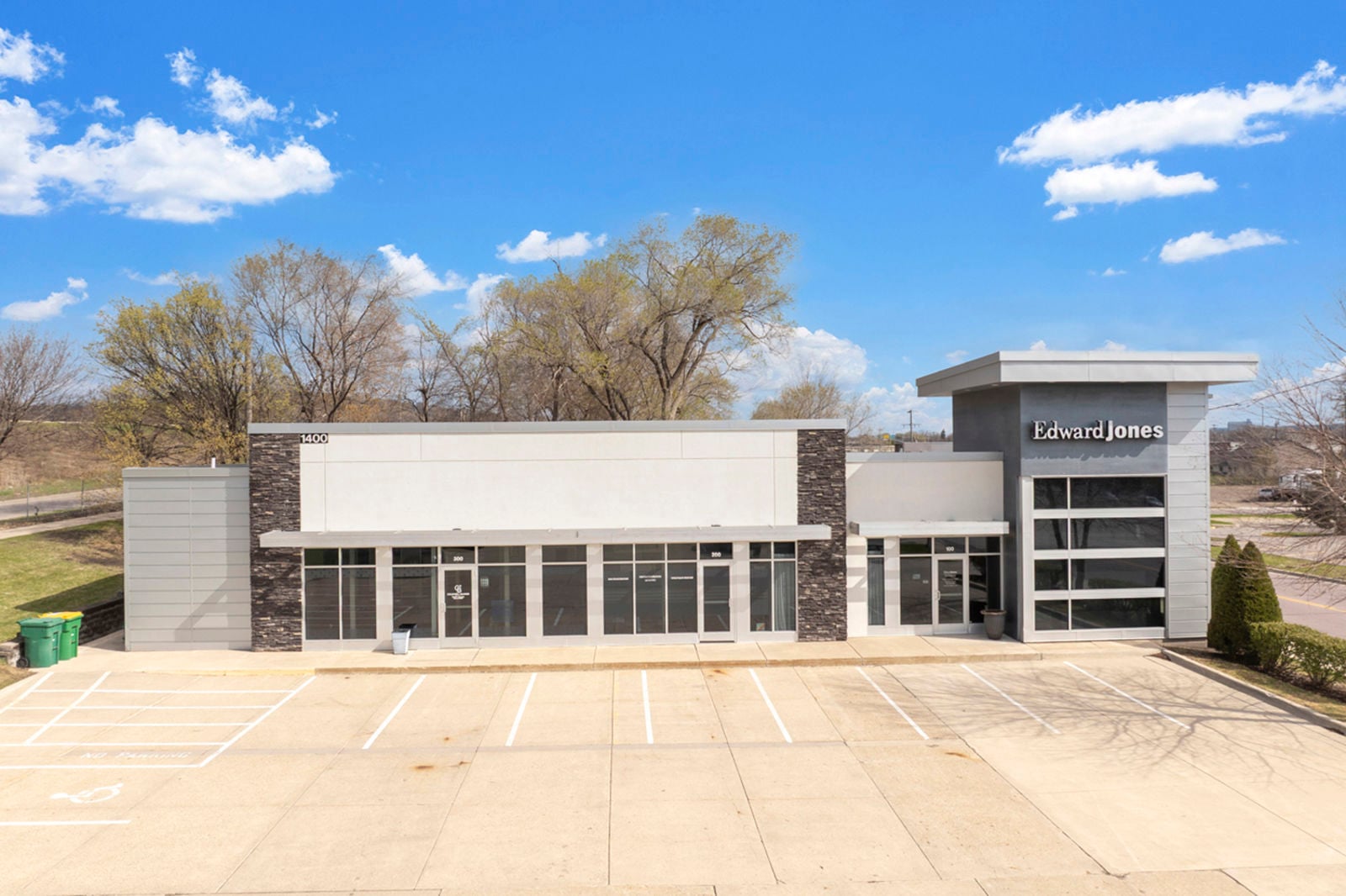 1400 S Riverfront Dr, Mankato-08