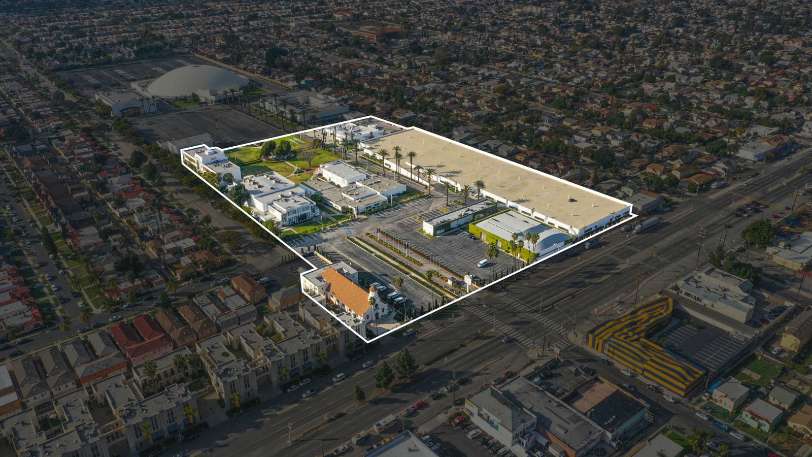 Crenshaw Christian Center 7833 Vermont Avenue - Image 12