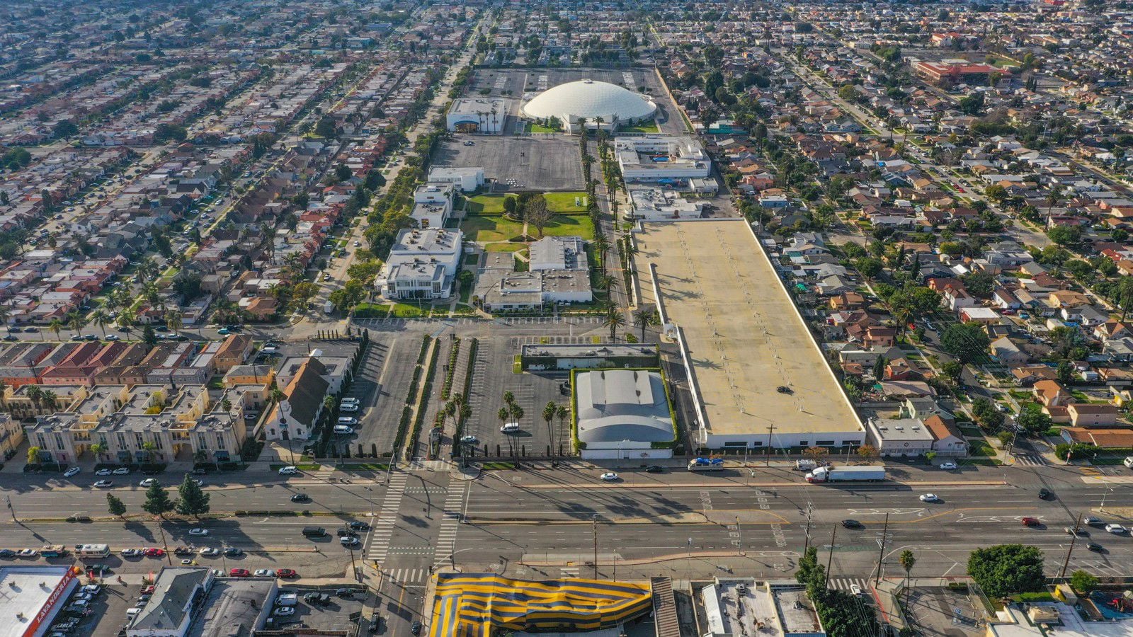 Crenshaw Christian Center 7833 Vermont Avenue - Image 8